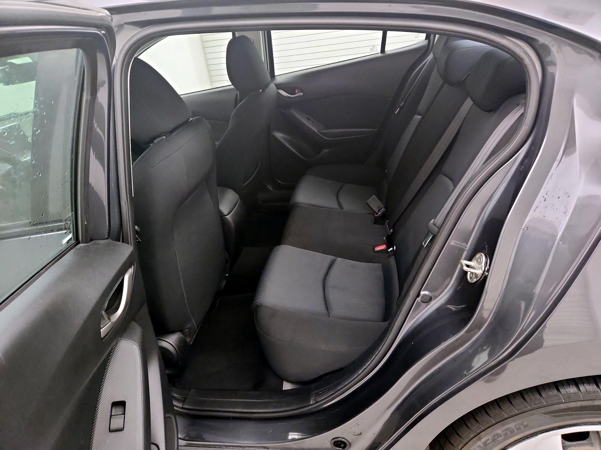 Thumbnail: 2016 Mazda Mazda3 - 19