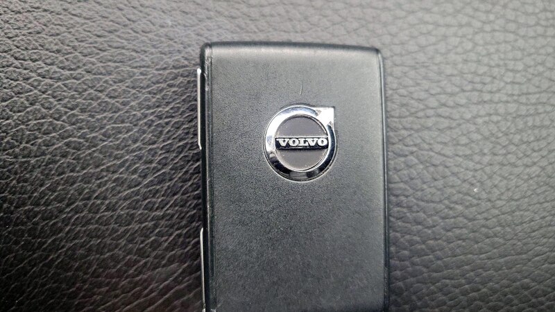 2022 Volvo XC90 T8 Inscription 25