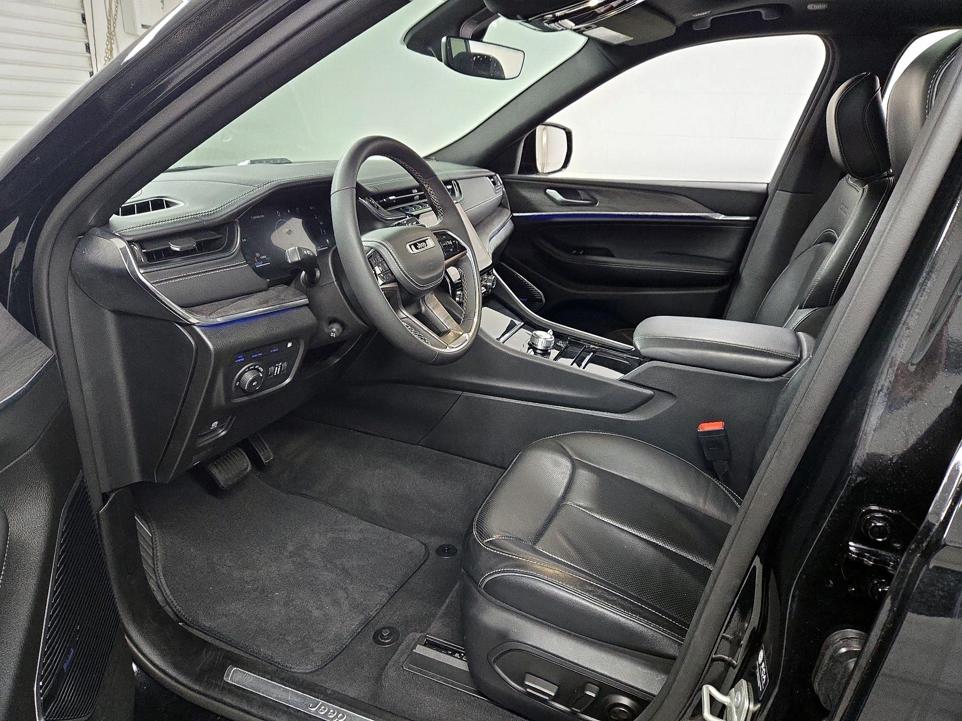 Thumbnail: 2023 Jeep Grand Cherokee - 11