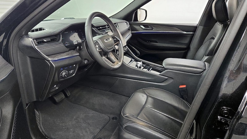 2023 Jeep Grand Cherokee Overland 4xe 11