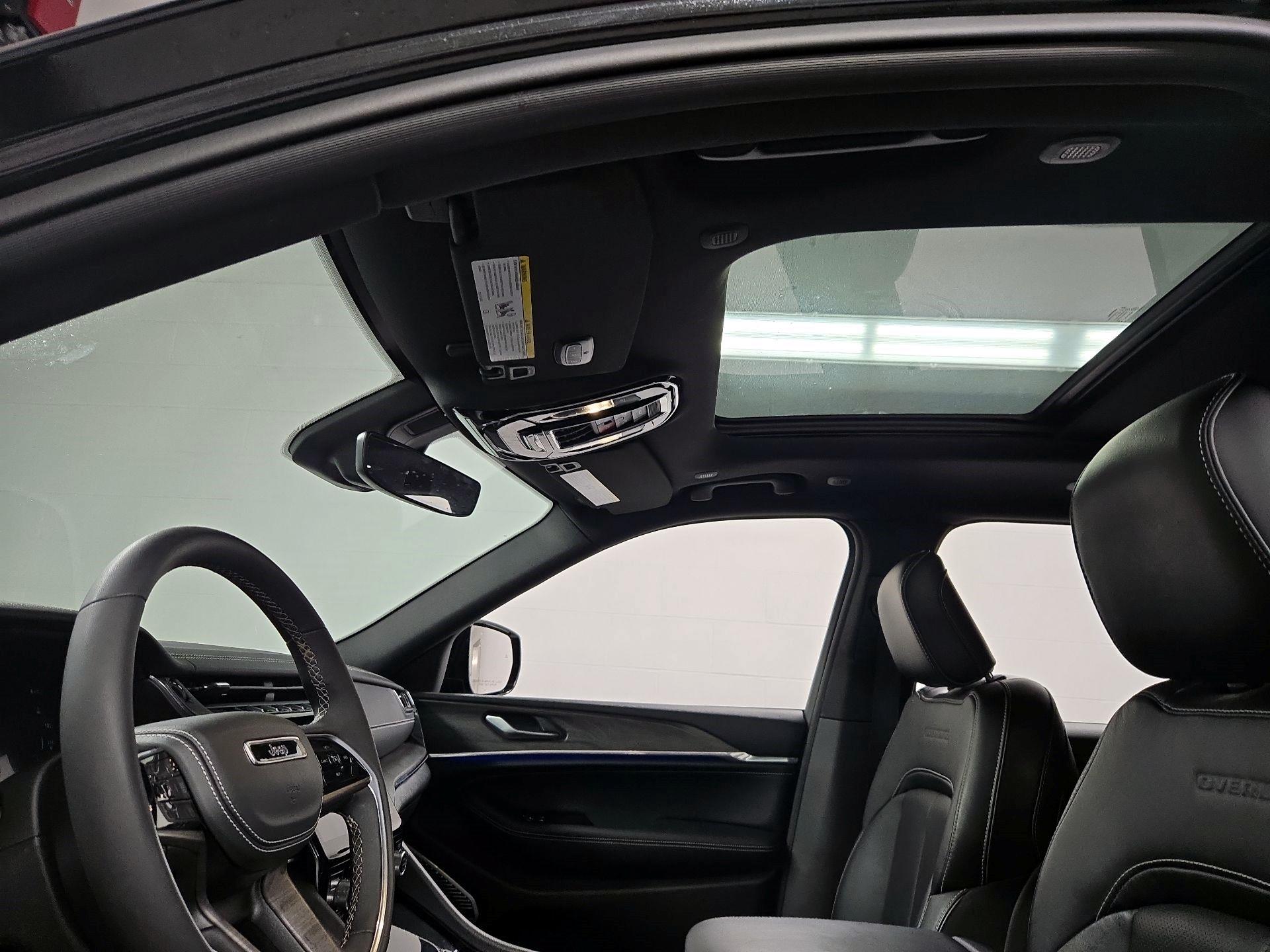 Thumbnail: 2023 Jeep Grand Cherokee - 20