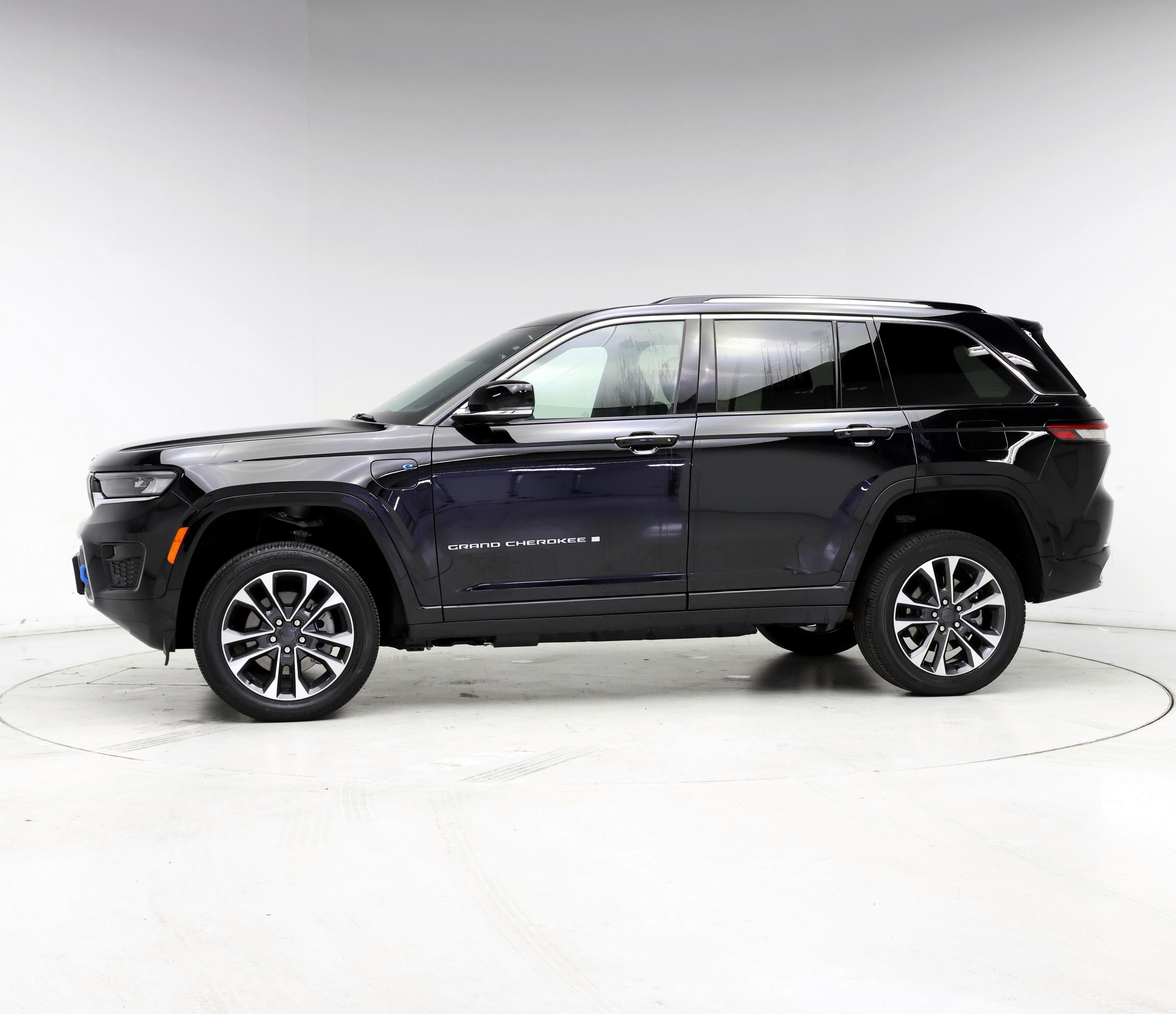 Thumbnail: 2023 Jeep Grand Cherokee - 3