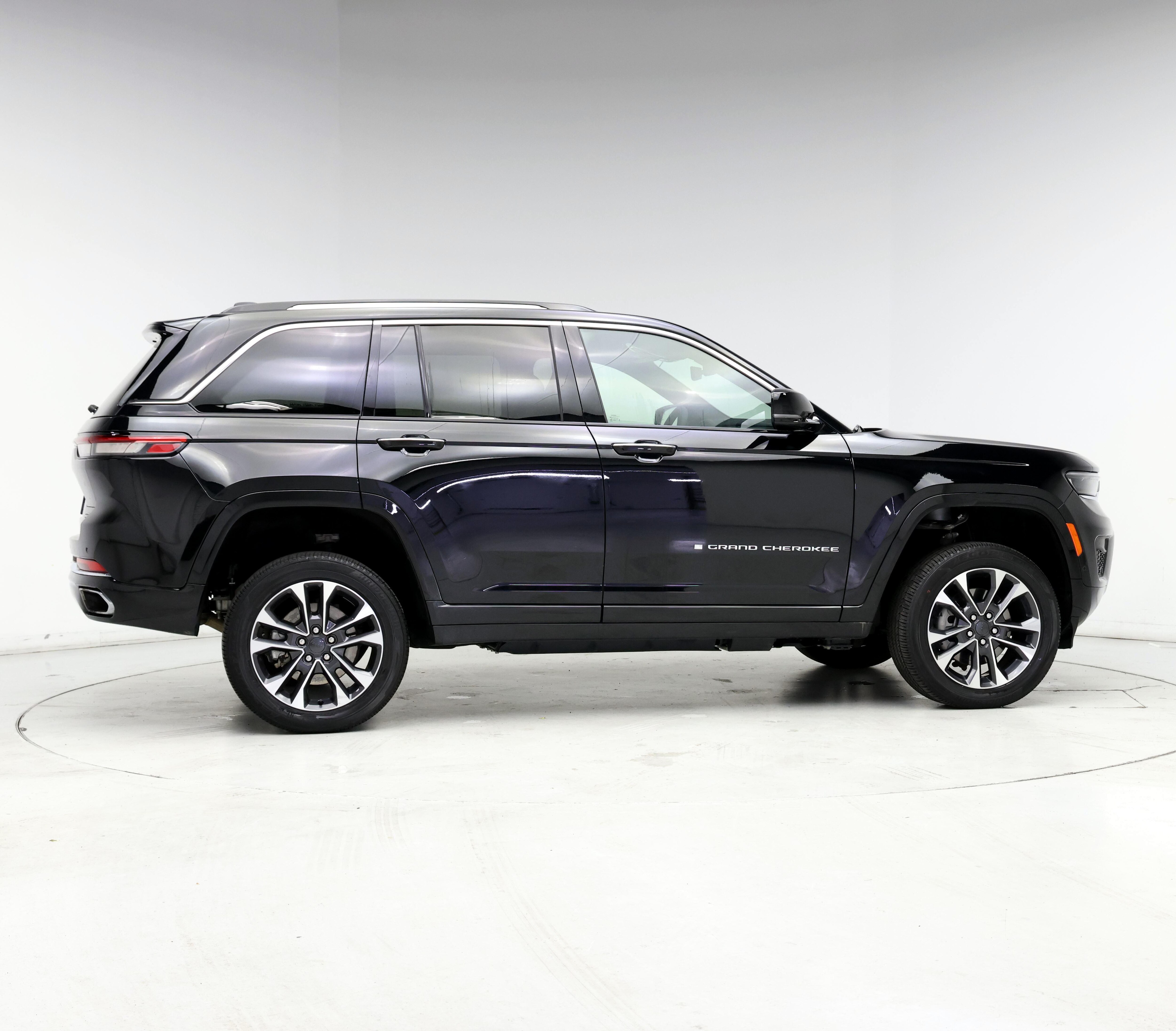 Thumbnail: 2023 Jeep Grand Cherokee - 7