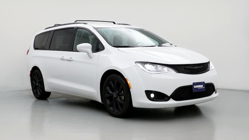 2019 Chrysler Pacifica Touring Plus Hero Image