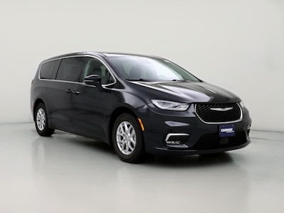 2023 Chrysler Pacifica Touring L -
                Beaverton, OR