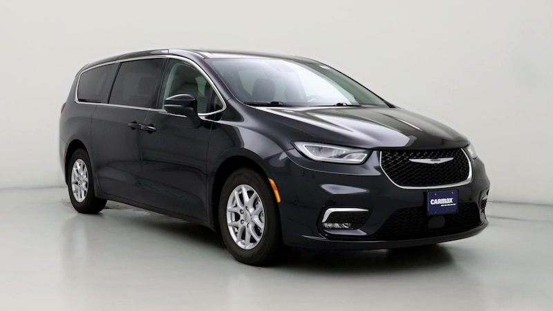 2023 Chrysler Pacifica Touring L Hero Image