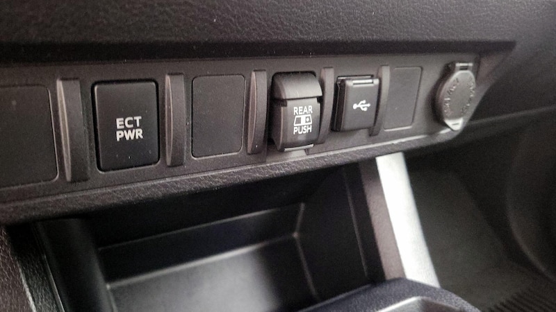 2022 Toyota Tacoma SR5 18