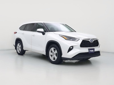 2023 Toyota Highlander LE -
                Portland, OR