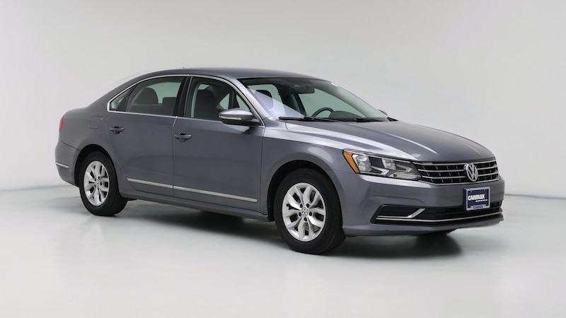 2016 Volkswagen Passat S Hero Image