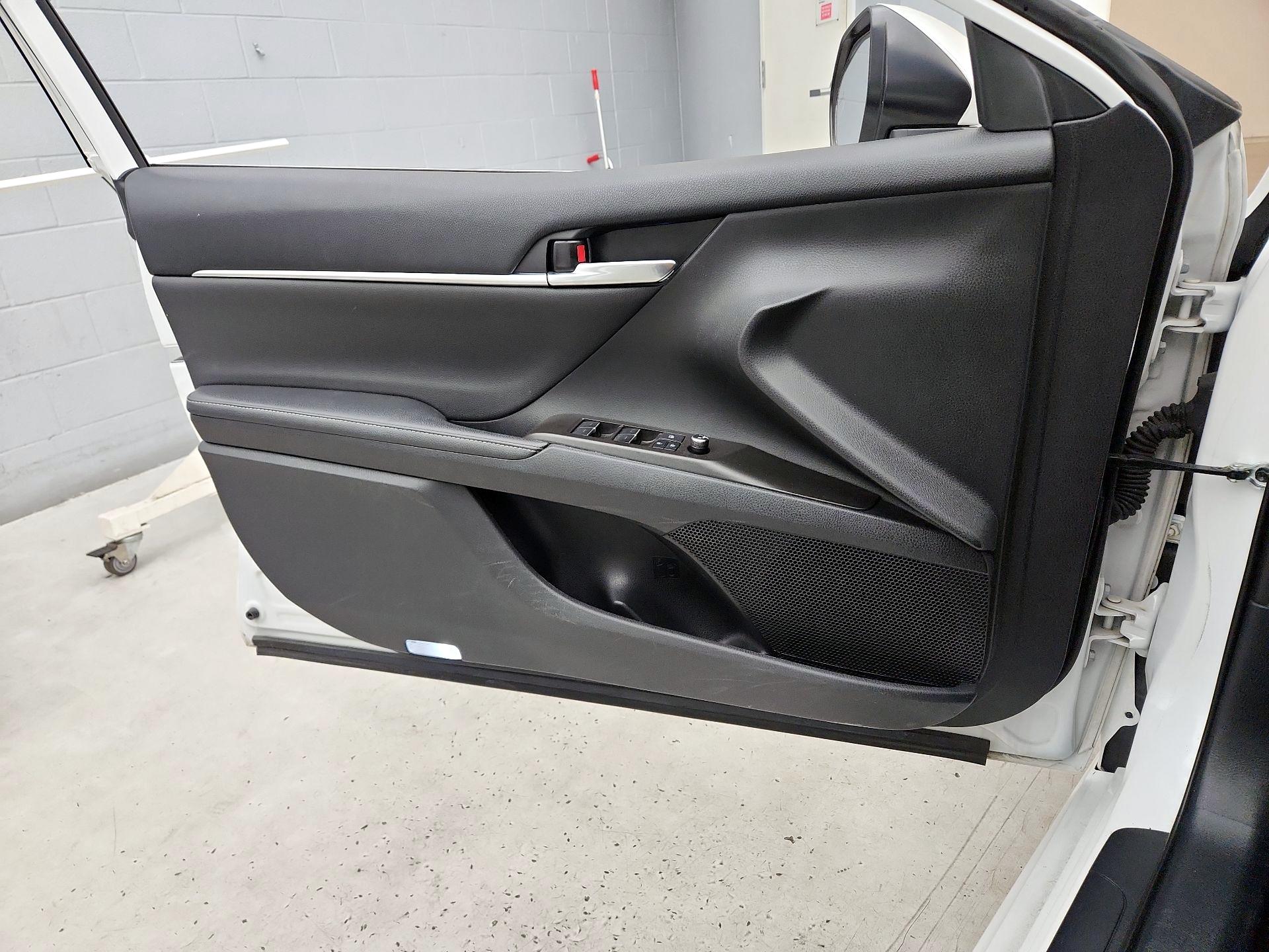 Thumbnail: 2022 Toyota Camry - 12