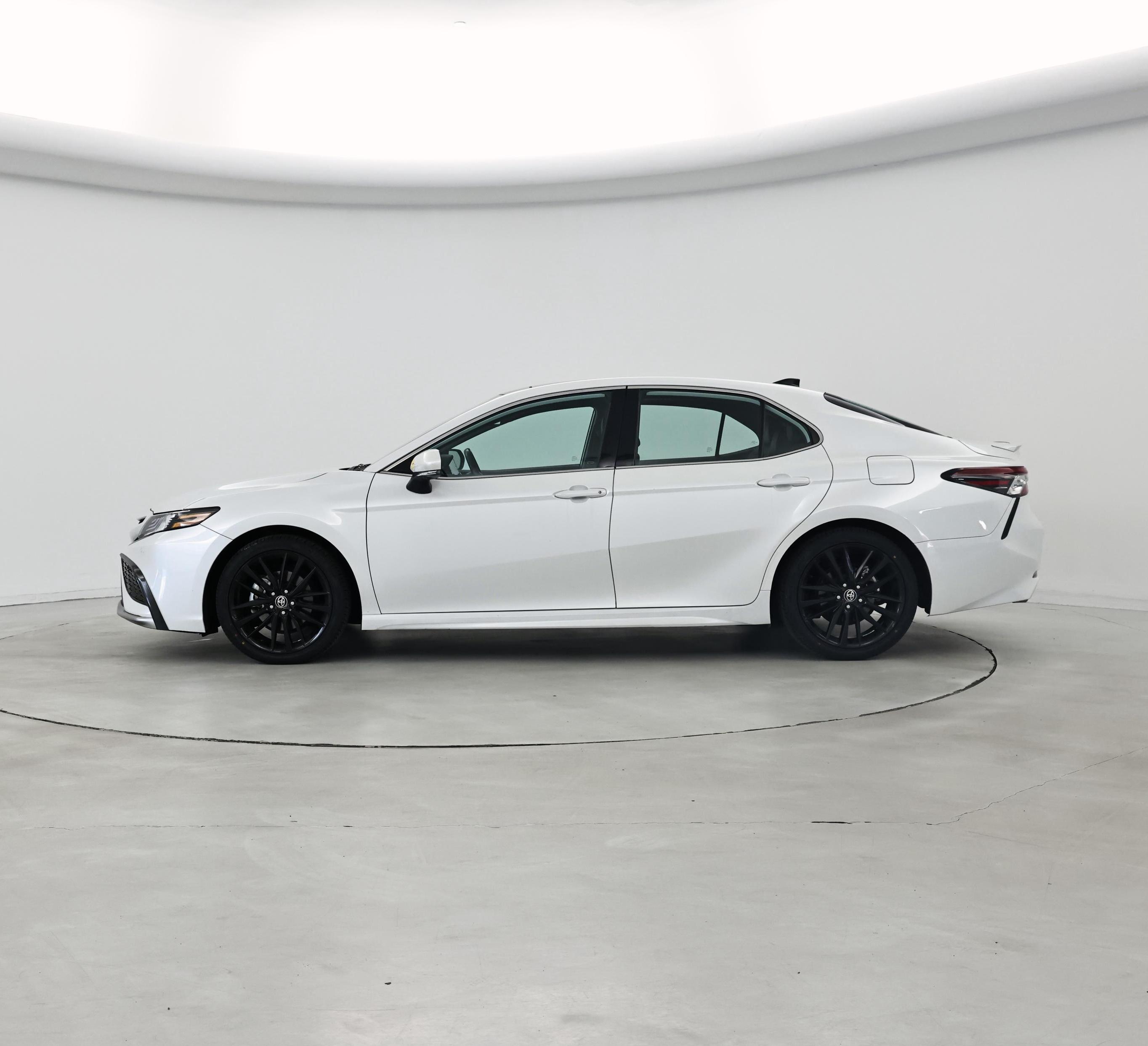 Thumbnail: 2022 Toyota Camry - 3