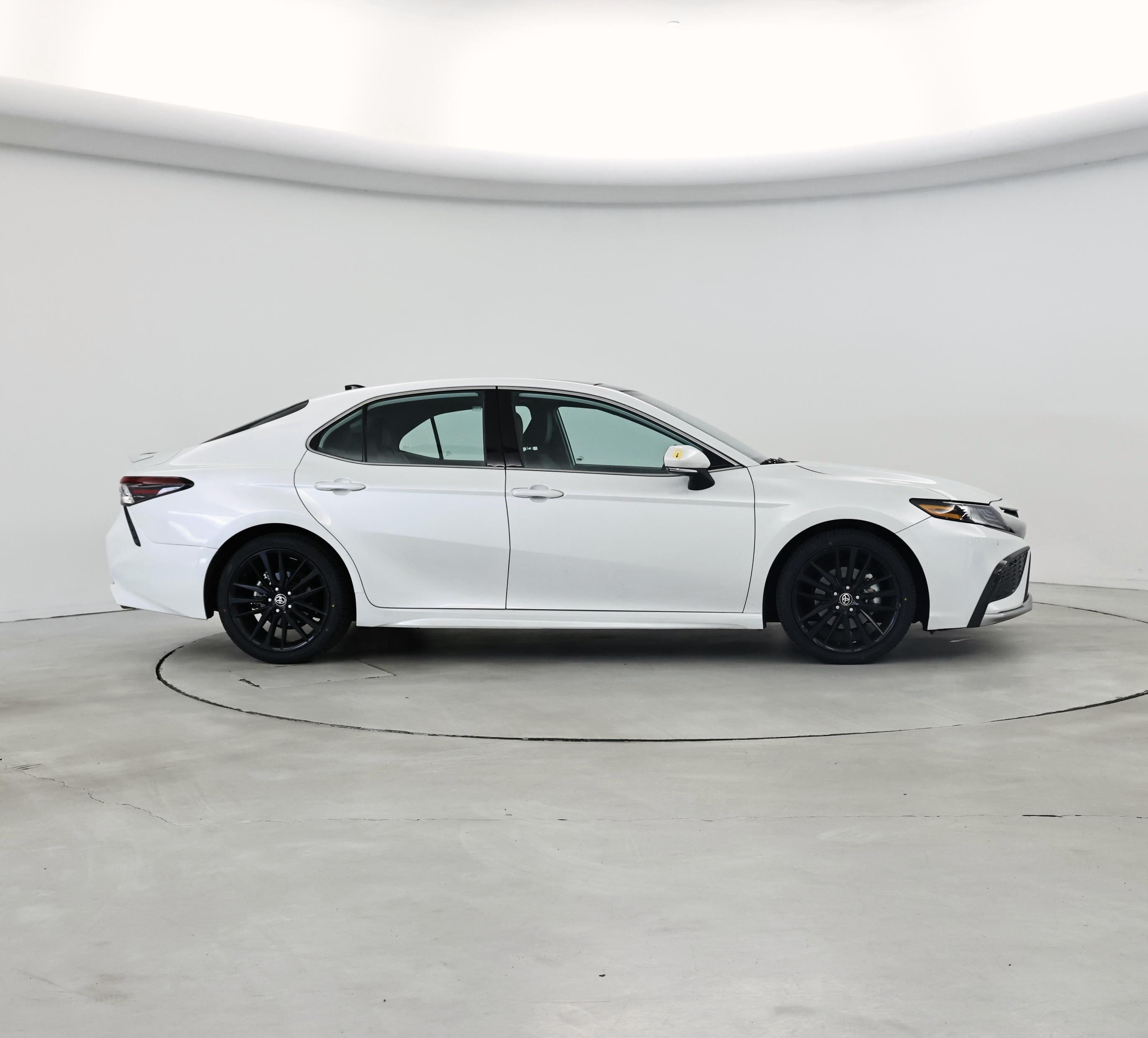 Thumbnail: 2022 Toyota Camry - 7