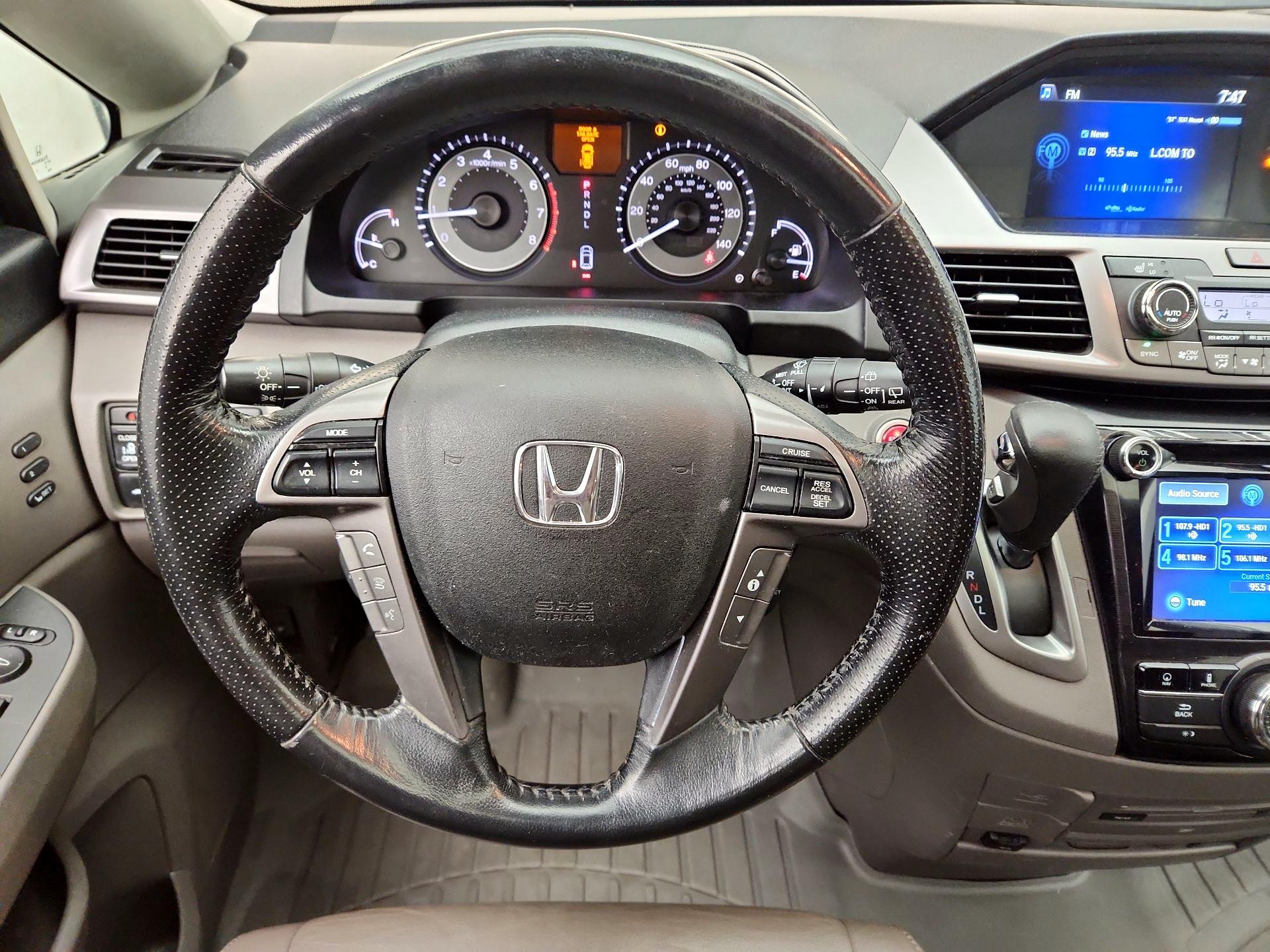 Thumbnail: 2015 Honda Odyssey - 10