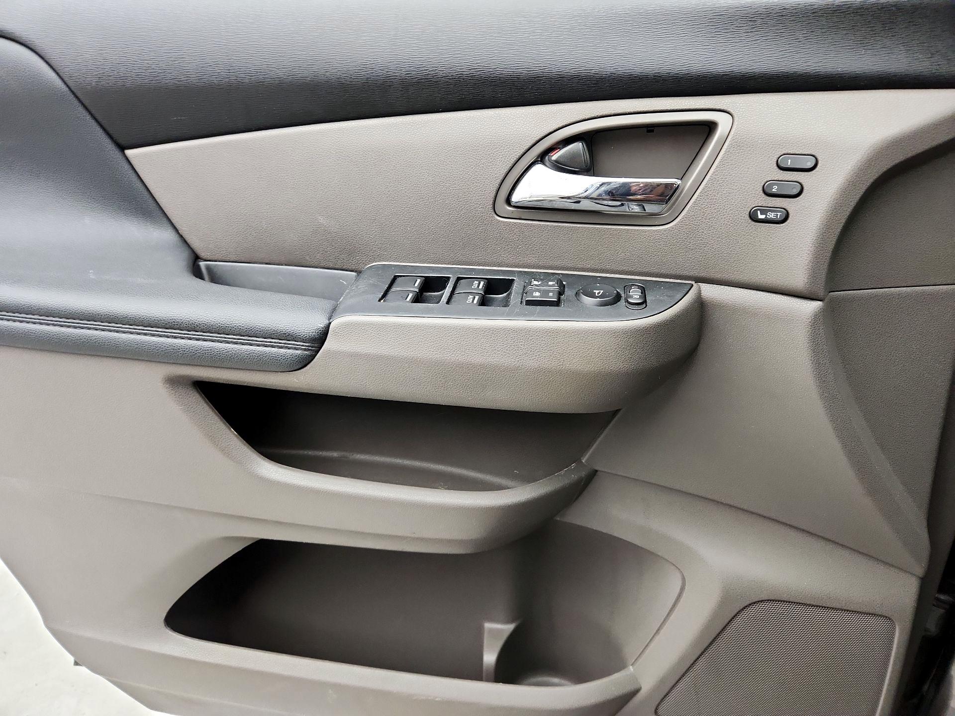 Thumbnail: 2015 Honda Odyssey - 12