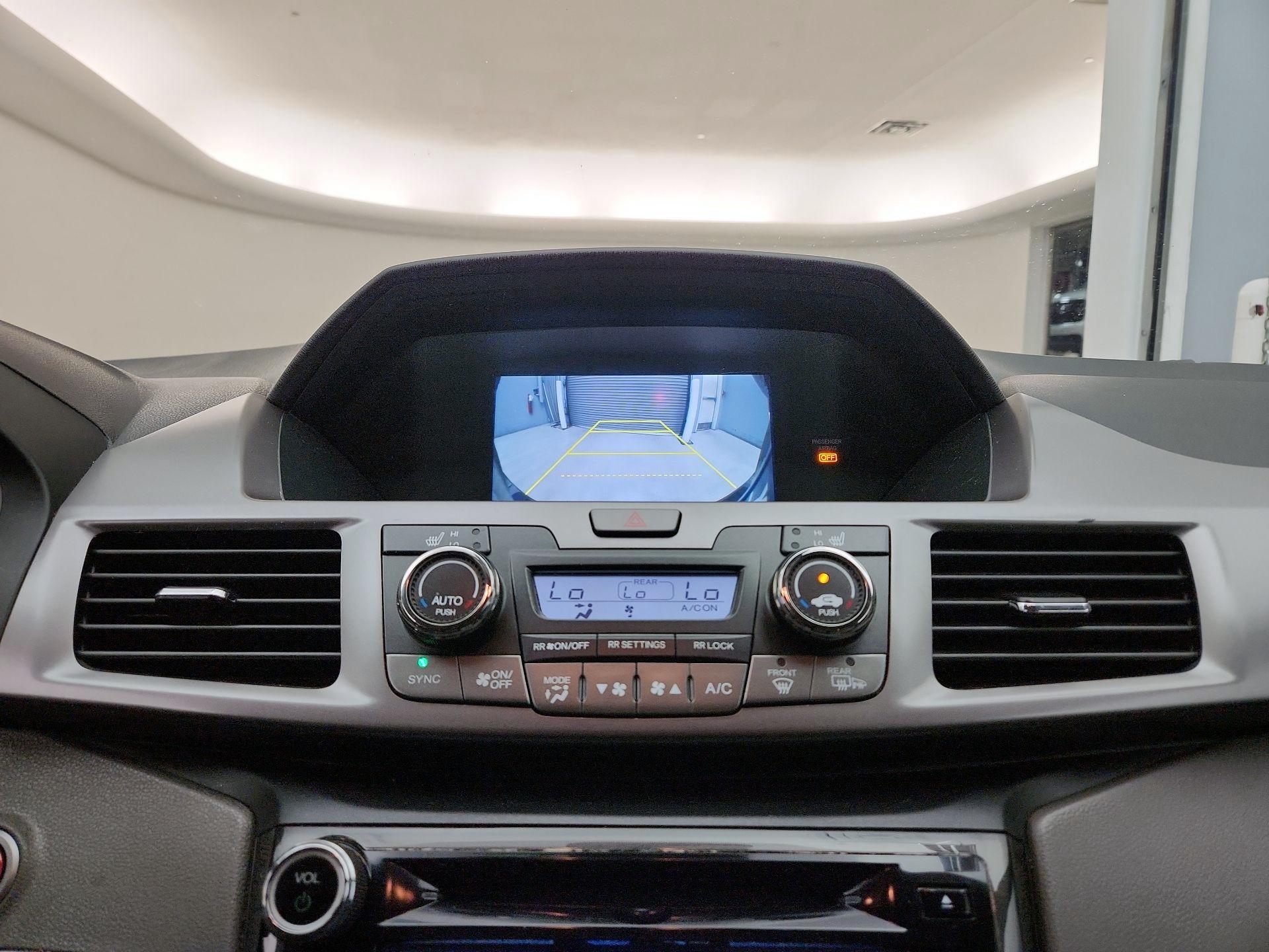 Thumbnail: 2015 Honda Odyssey - 14