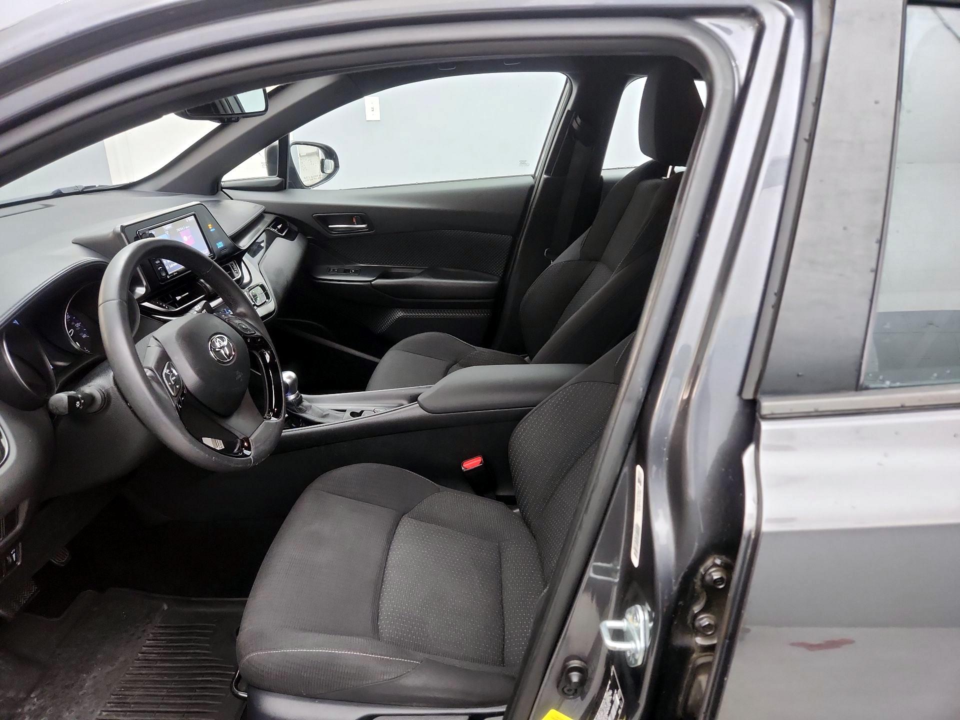 Thumbnail: 2018 Toyota C-HR - 11
