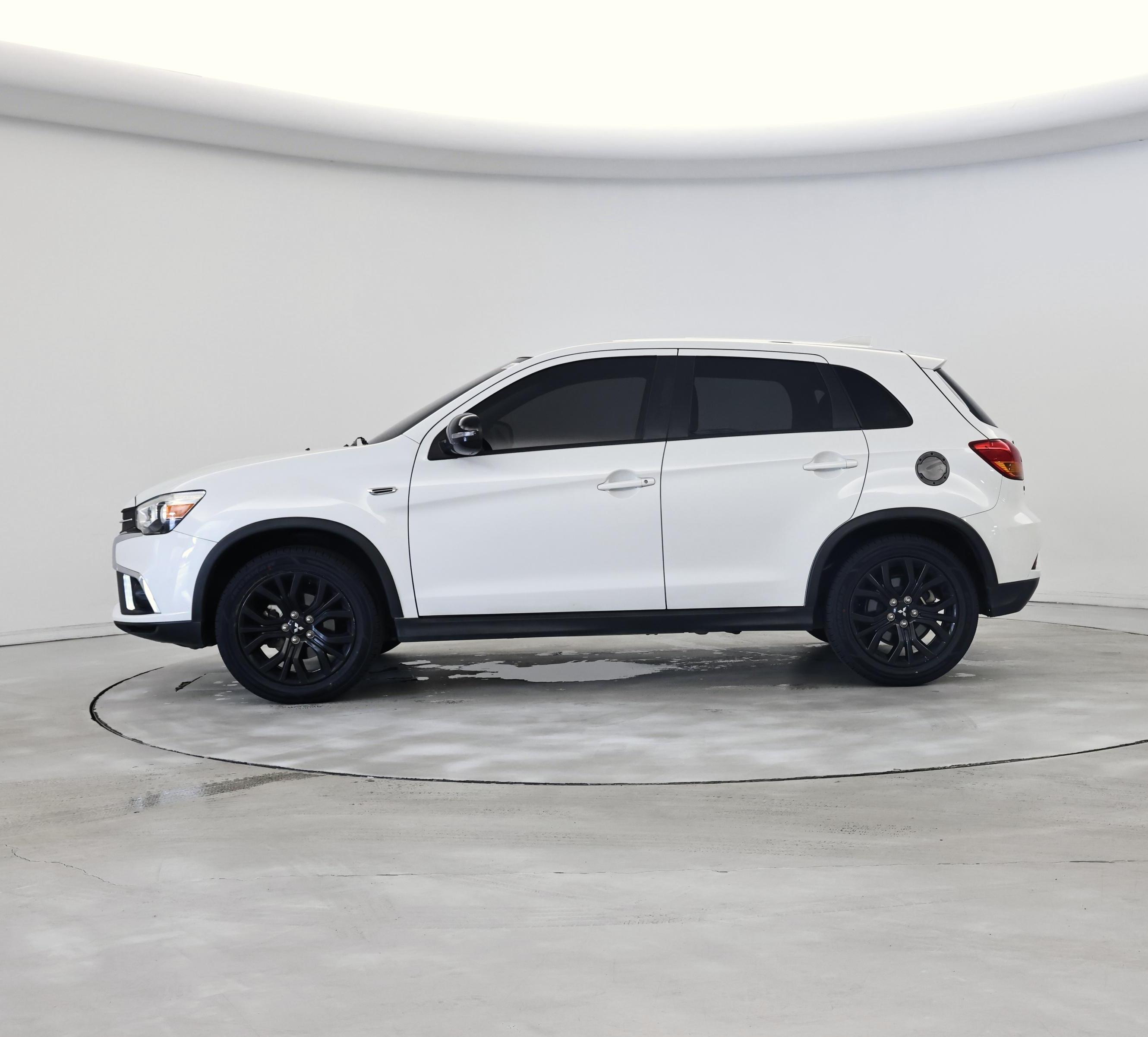 Thumbnail: 2019 Mitsubishi Outlander Sport - 3
