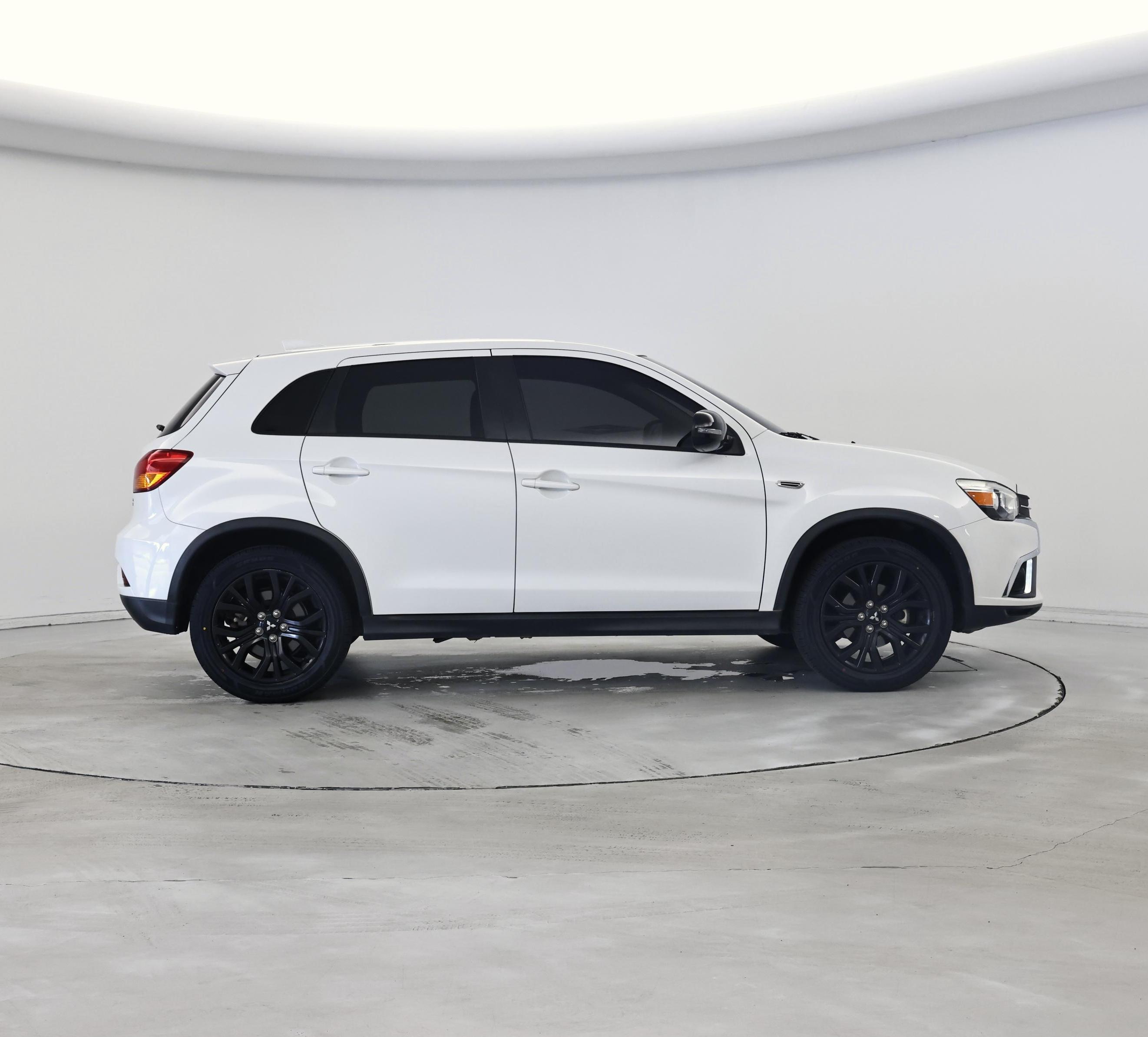 Thumbnail: 2019 Mitsubishi Outlander Sport - 7