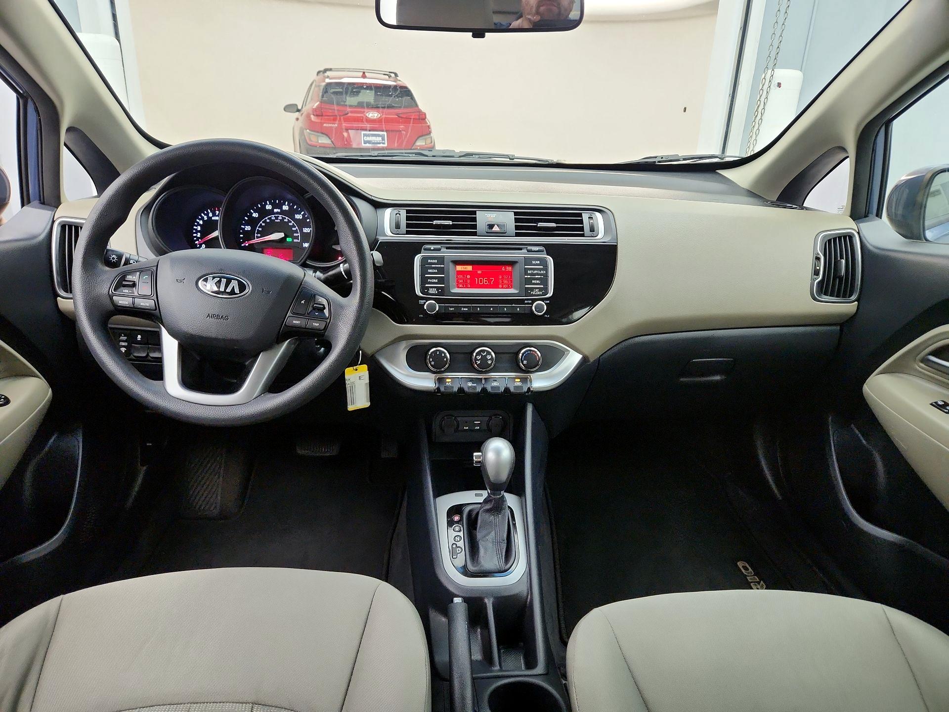 Thumbnail: 2016 Kia Rio - 9