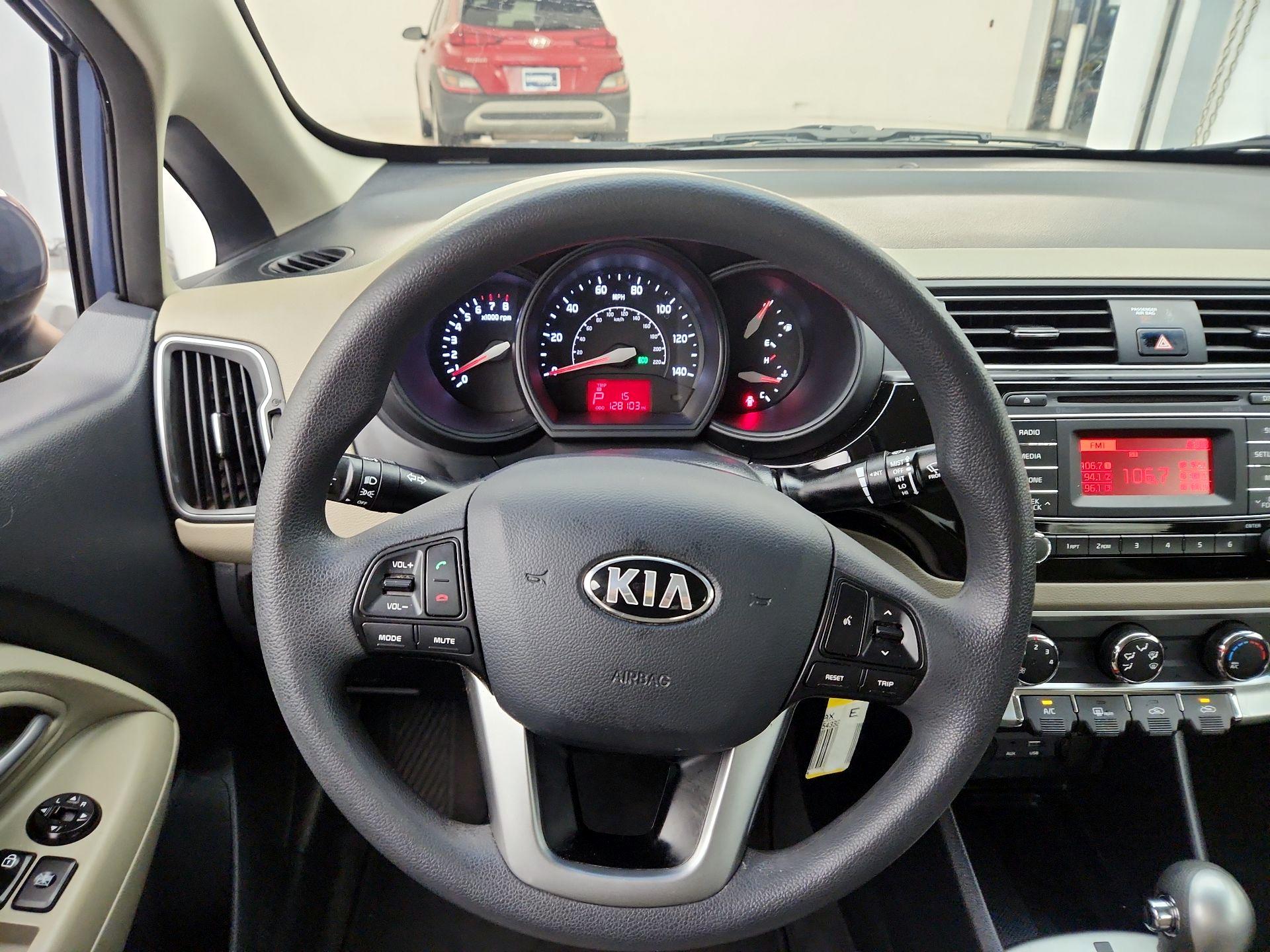Thumbnail: 2016 Kia Rio - 10