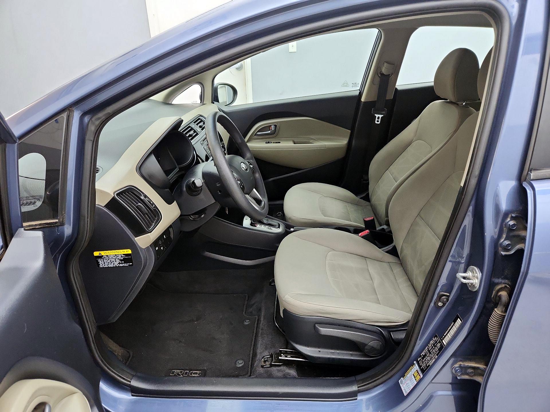 Thumbnail: 2016 Kia Rio - 11