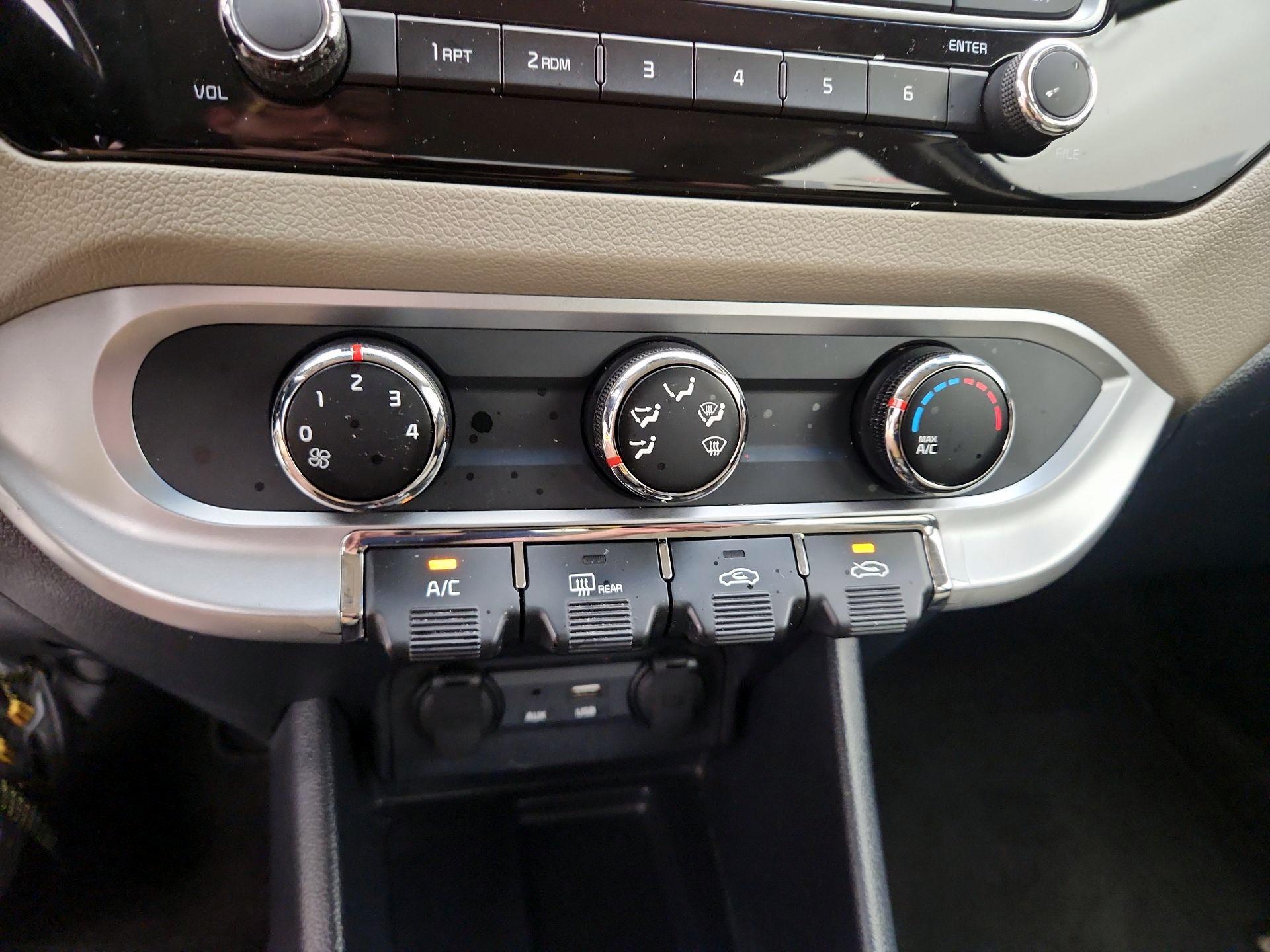 Thumbnail: 2016 Kia Rio - 15