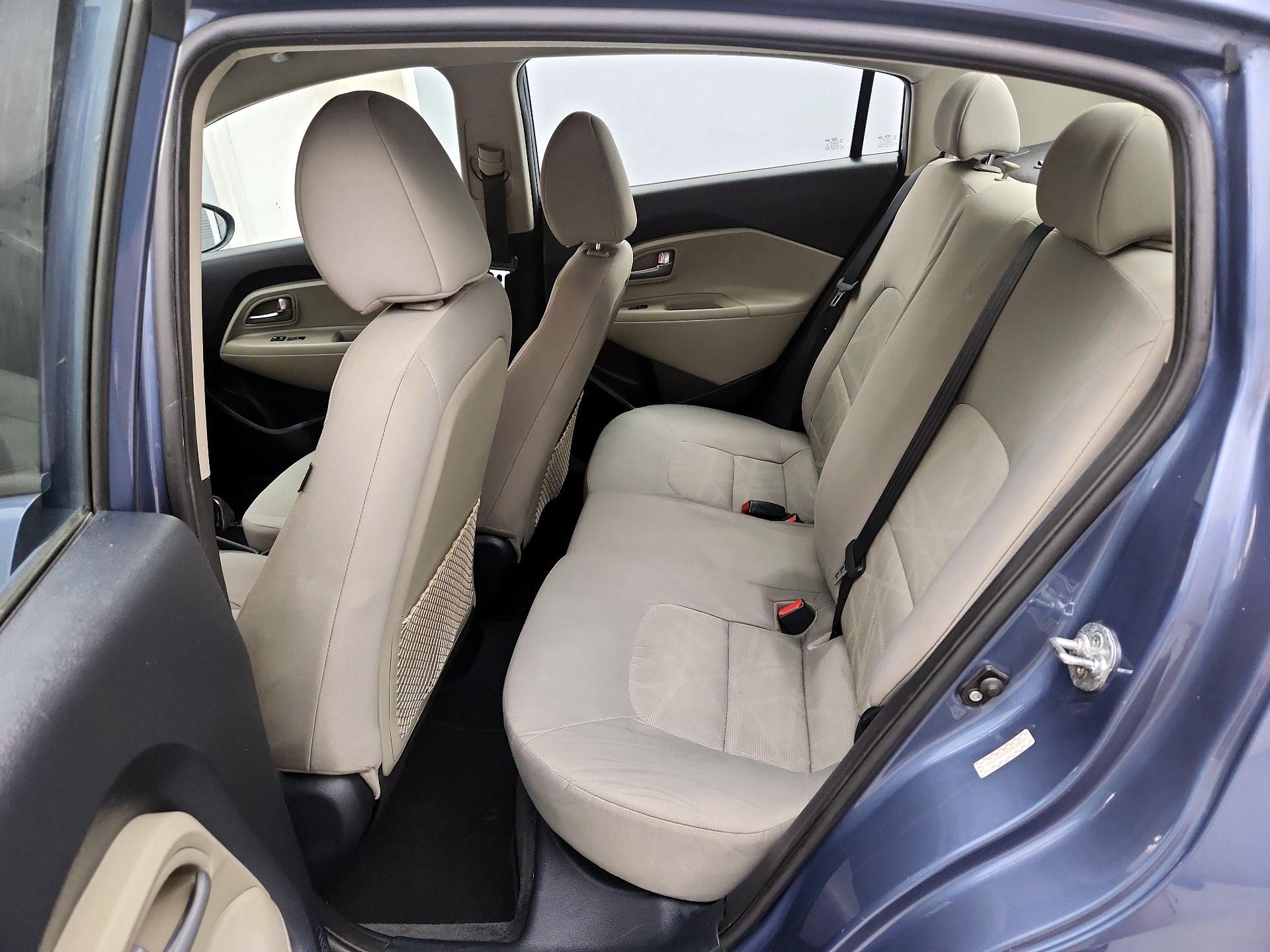 Thumbnail: 2016 Kia Rio - 18