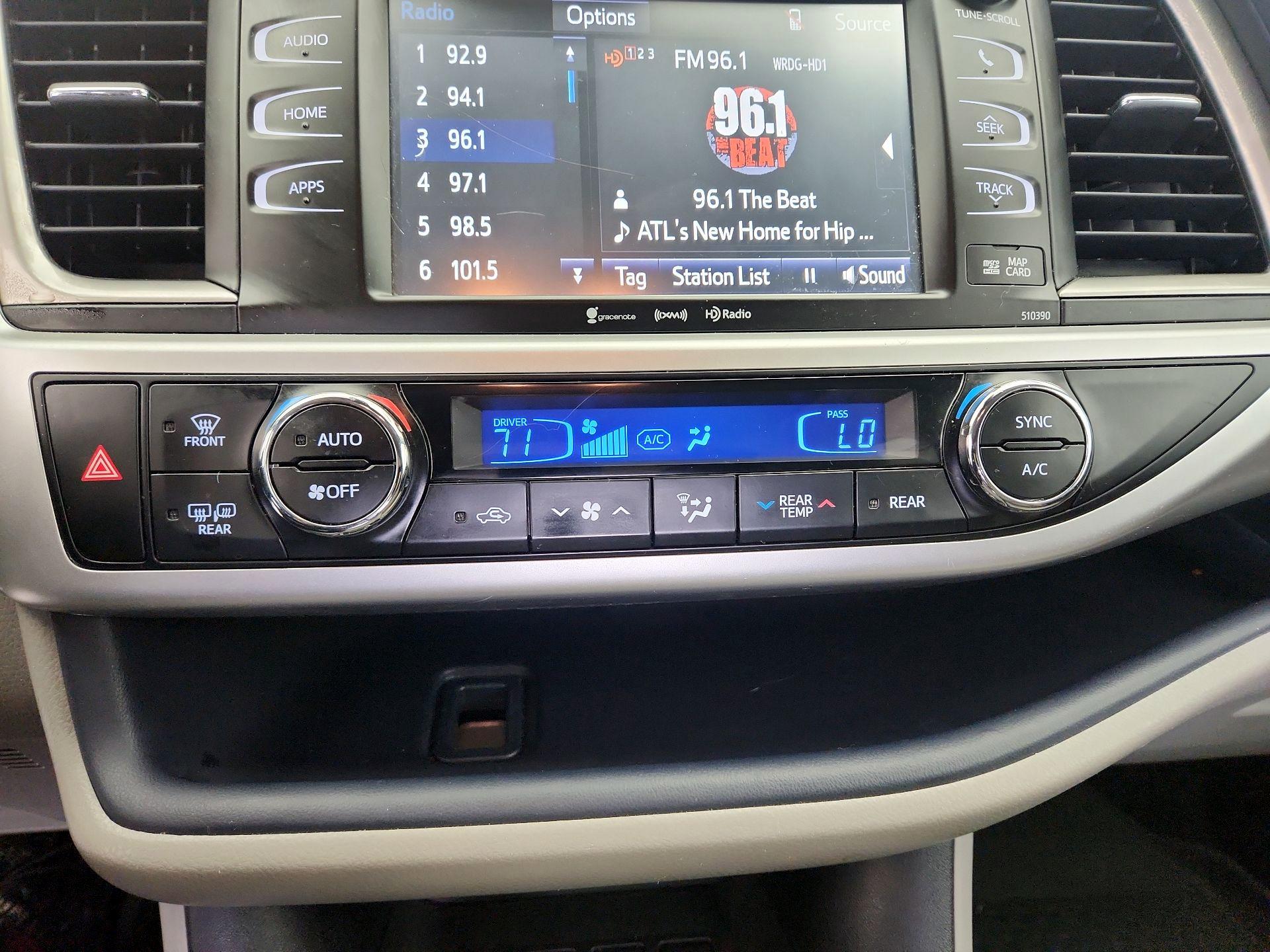 Thumbnail: 2019 Toyota Highlander - 16