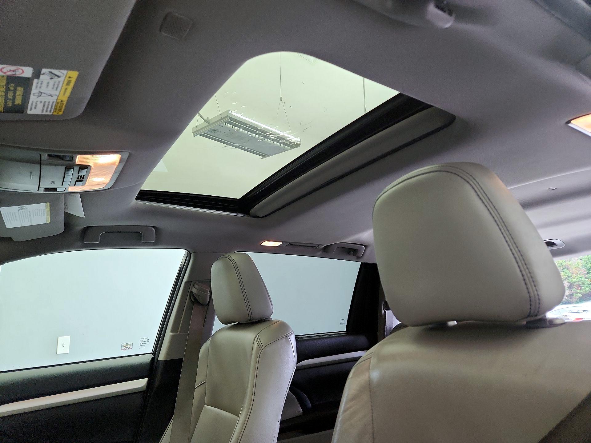 Thumbnail: 2019 Toyota Highlander - 19