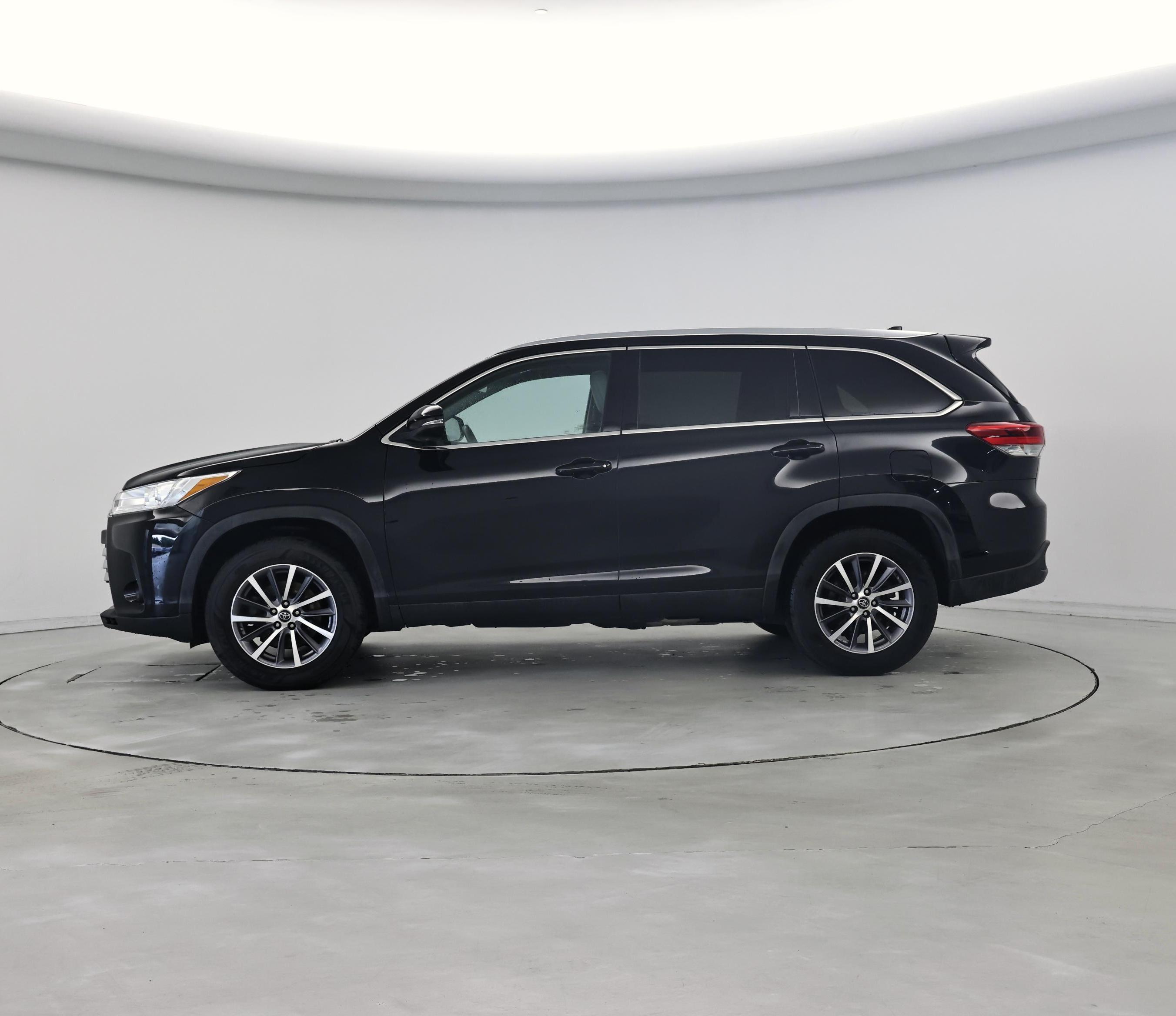 Thumbnail: 2019 Toyota Highlander - 3