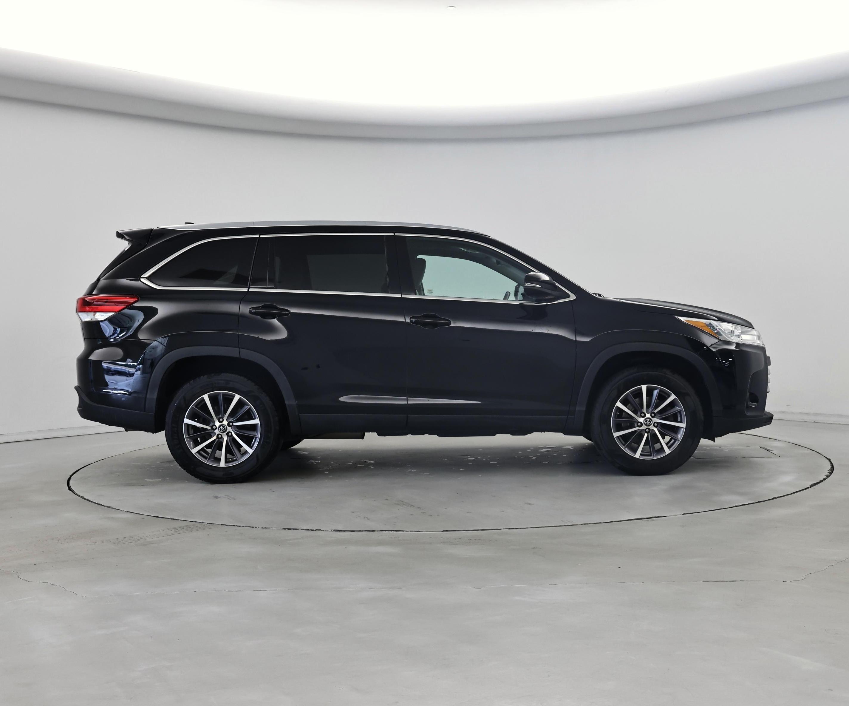 Thumbnail: 2019 Toyota Highlander - 7
