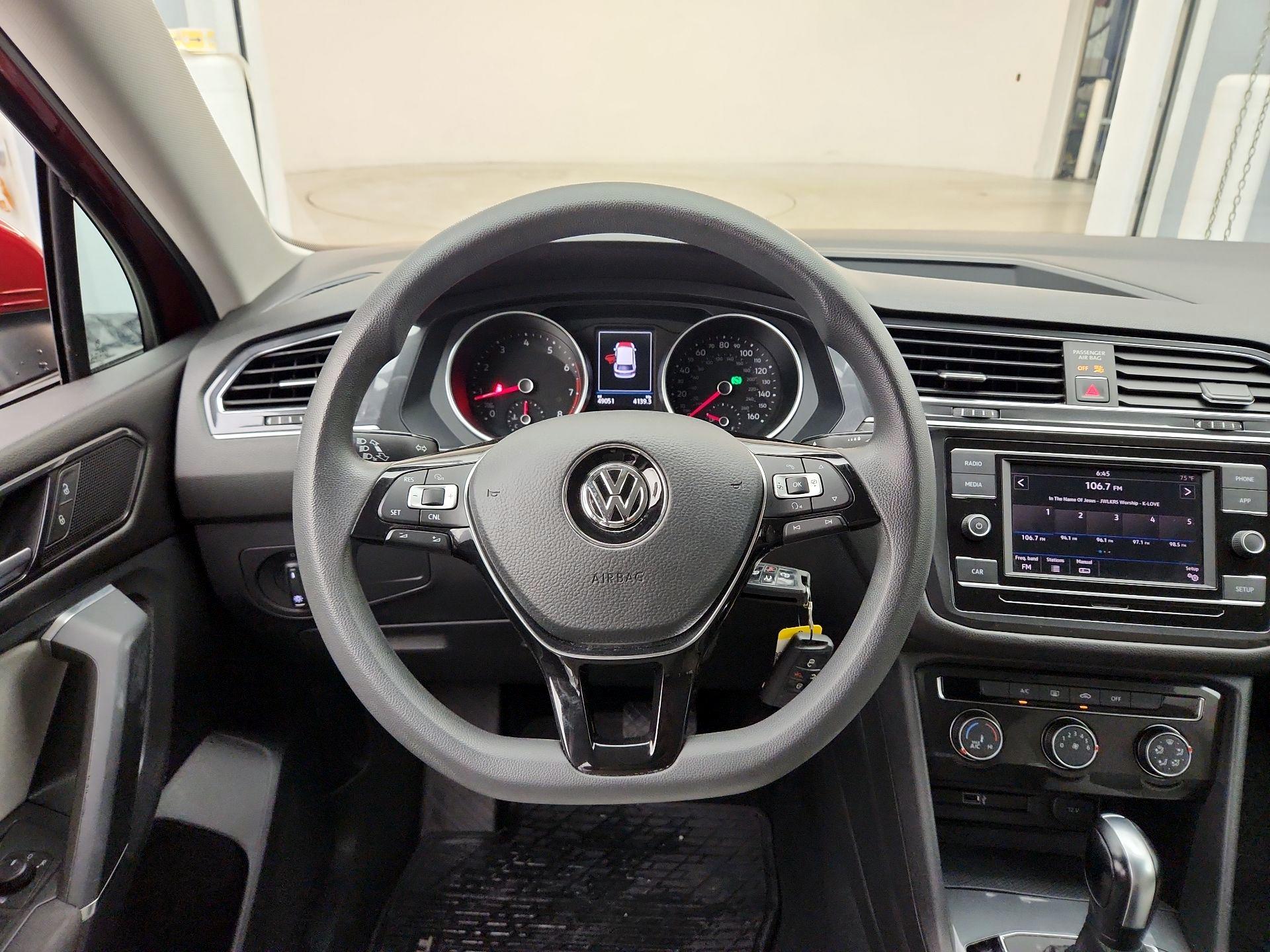 Thumbnail: 2018 Volkswagen Tiguan - 10