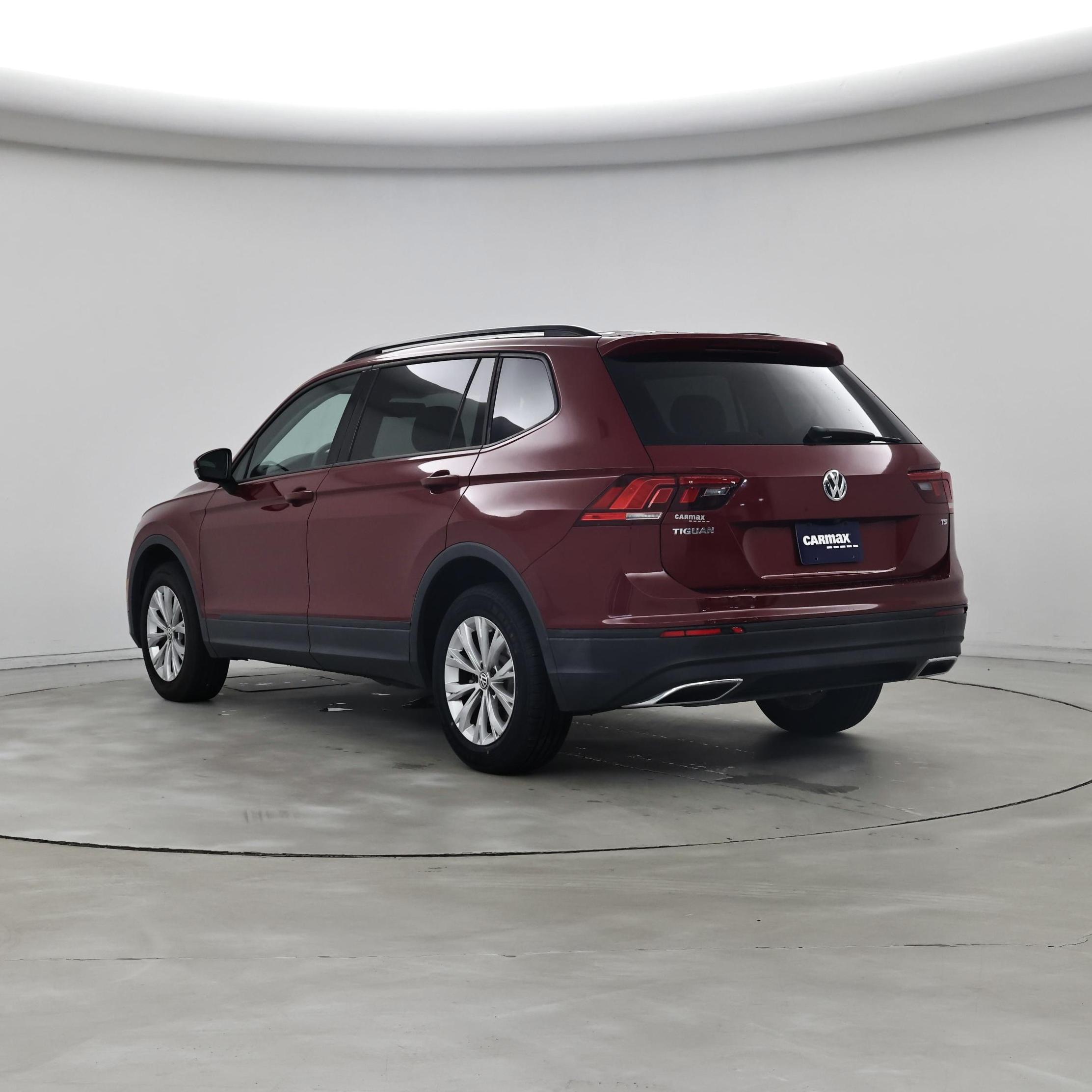 Thumbnail: 2018 Volkswagen Tiguan - 2