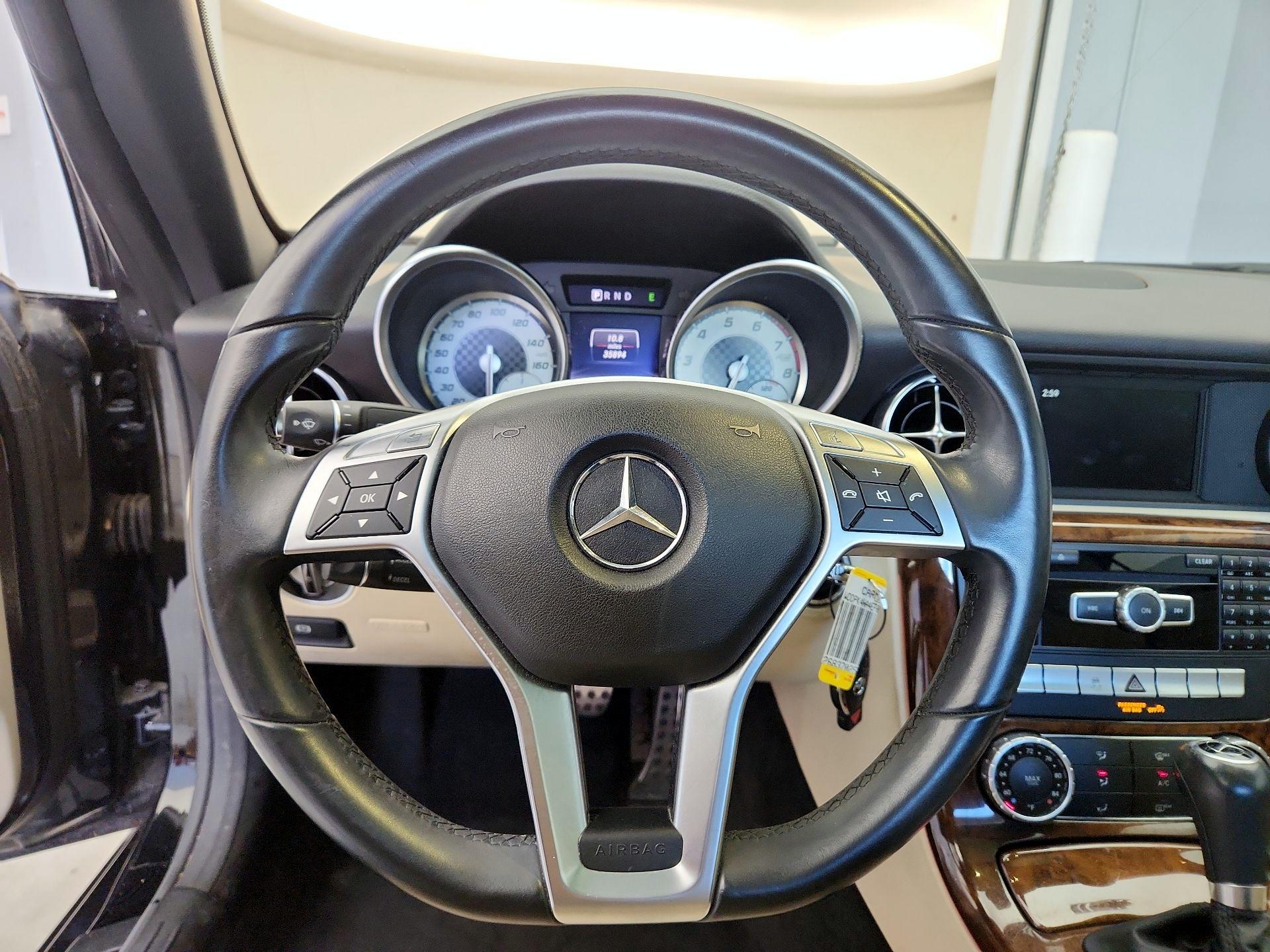 Thumbnail: 2014 Mercedes-Benz SLK - 10