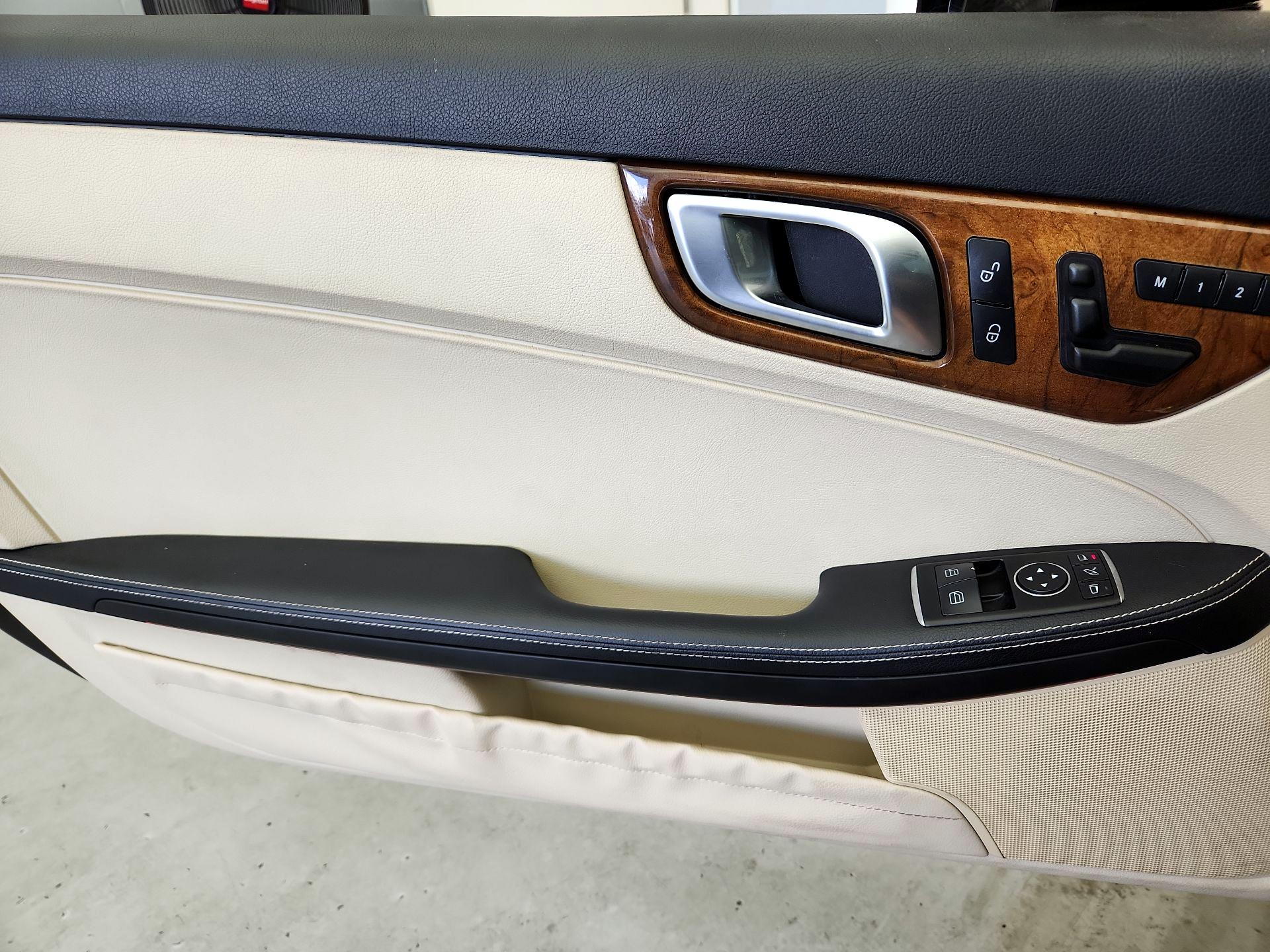 Thumbnail: 2014 Mercedes-Benz SLK - 12