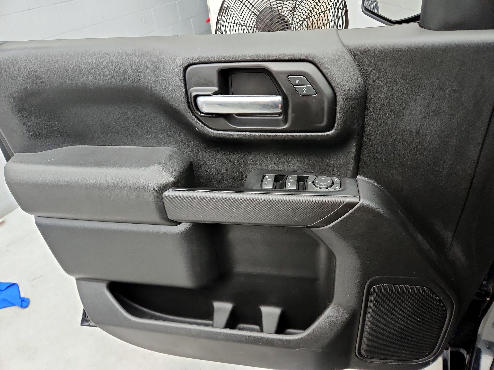 Thumbnail: 2019 Chevrolet Silverado 1500 - 12