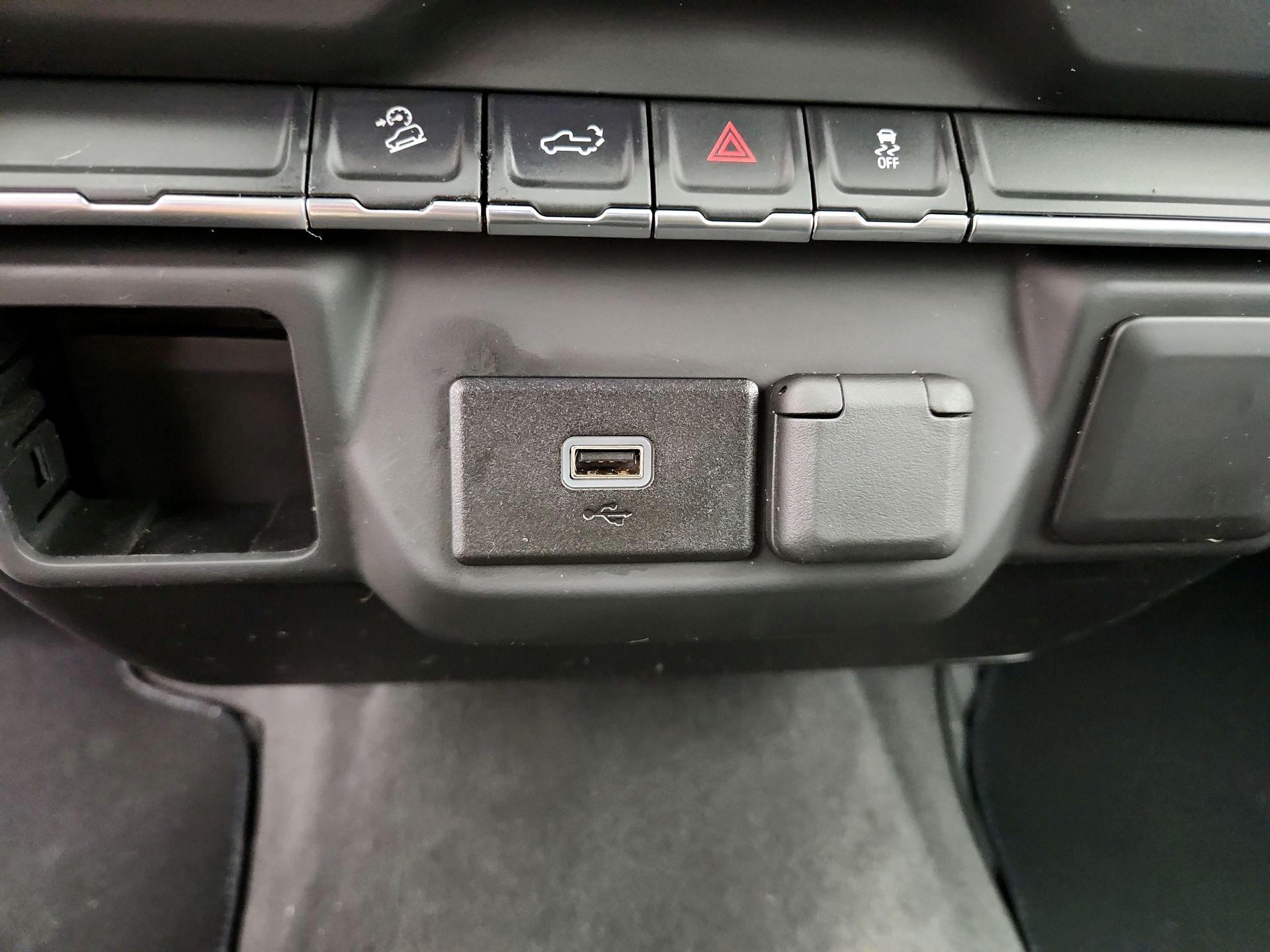 Thumbnail: 2019 Chevrolet Silverado 1500 - 18