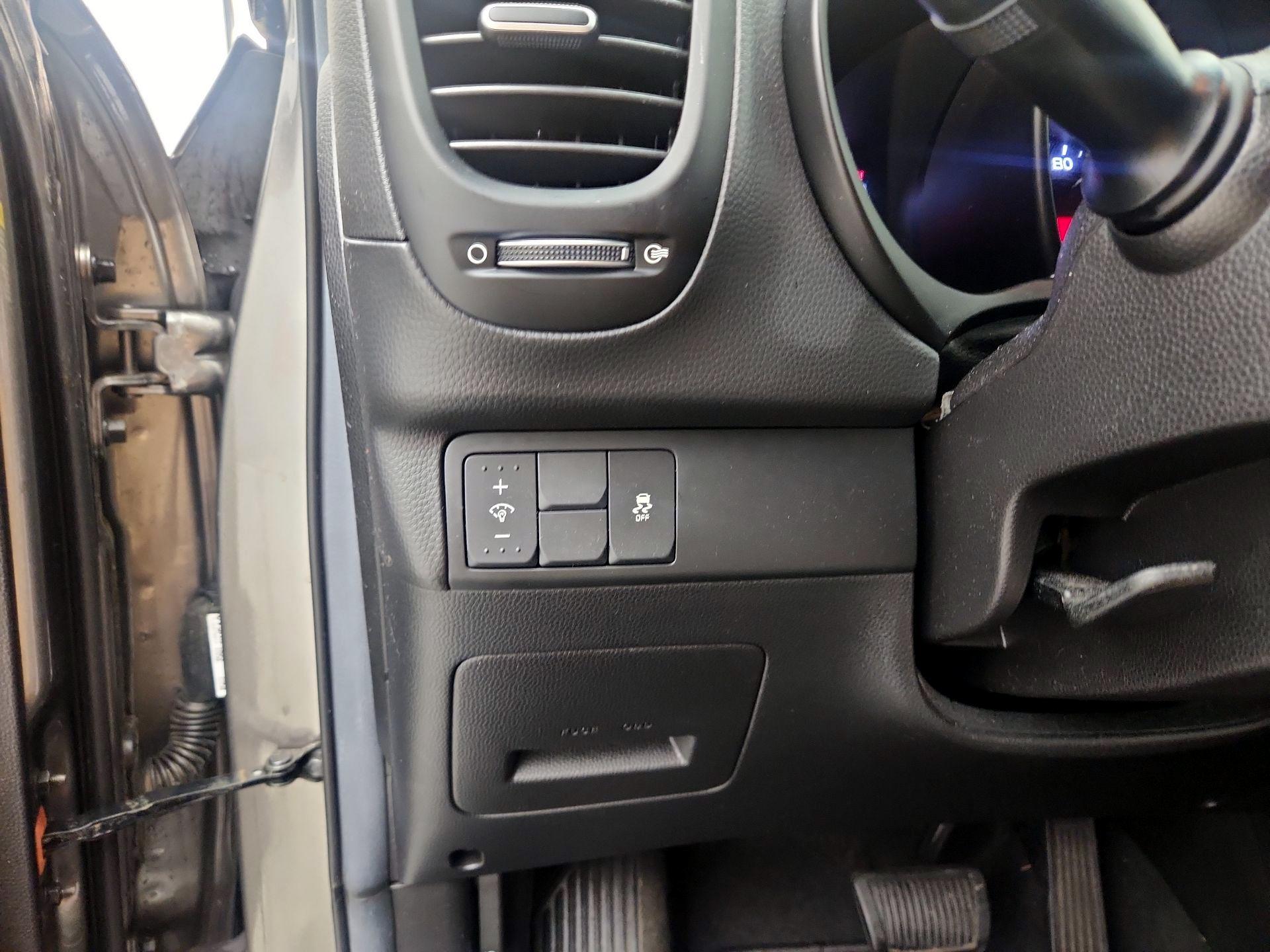 Thumbnail: 2019 Kia Soul - 13