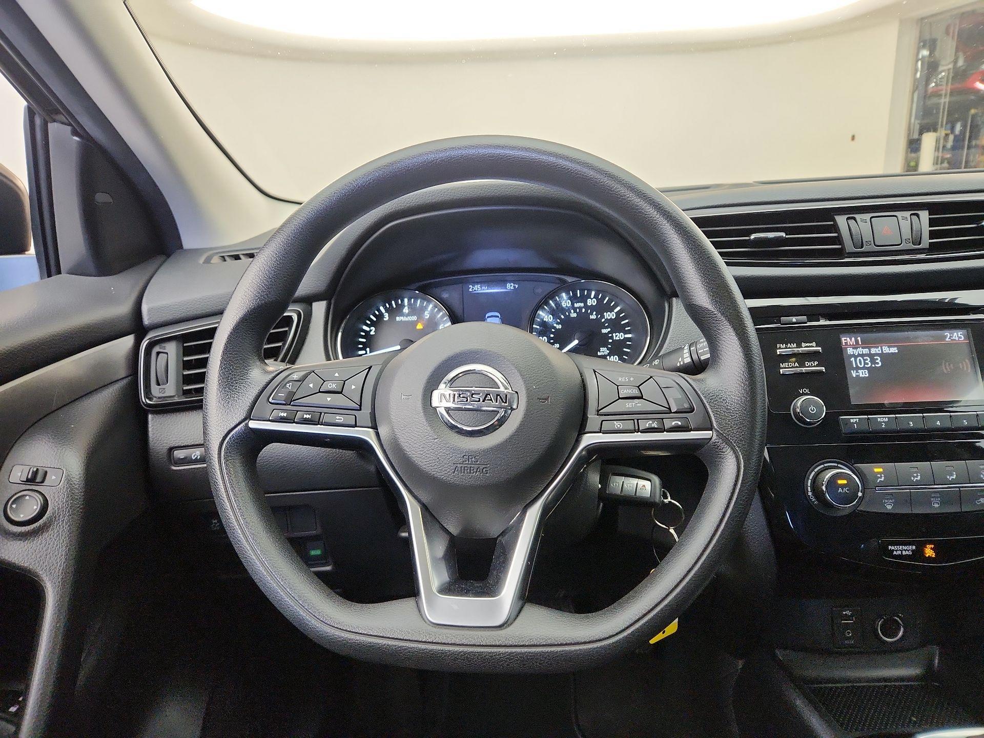 Thumbnail: 2018 Nissan Rogue Sport - 10
