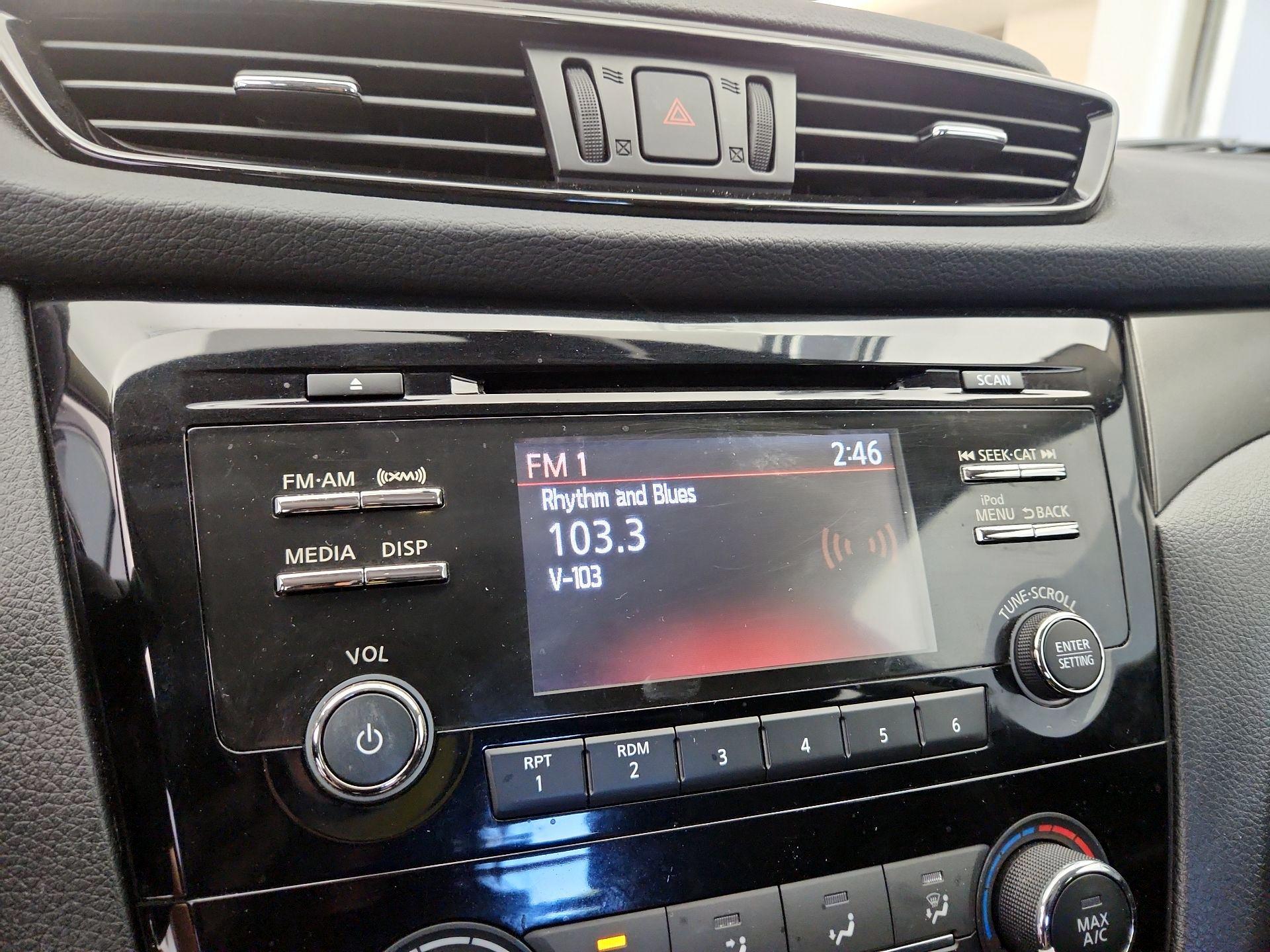 Thumbnail: 2018 Nissan Rogue Sport - 15