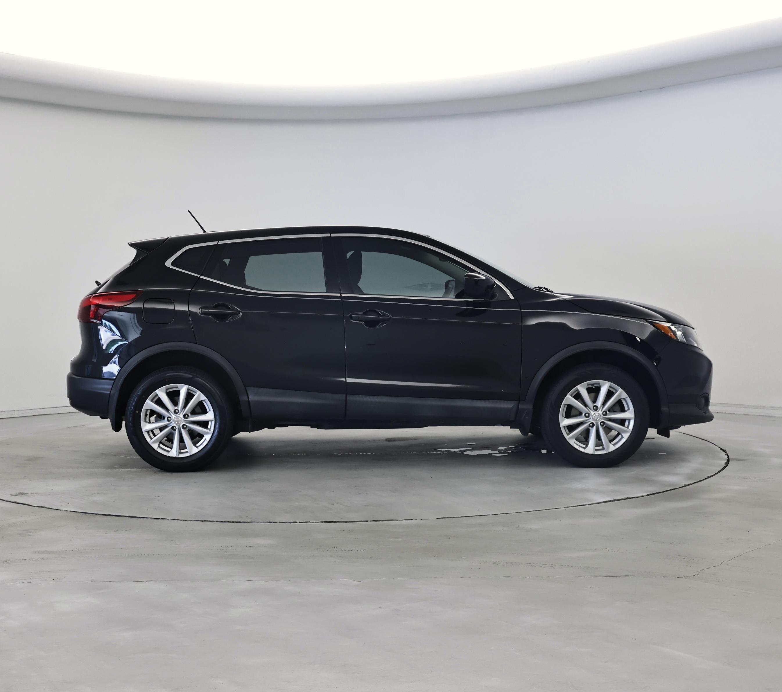 Thumbnail: 2018 Nissan Rogue Sport - 7