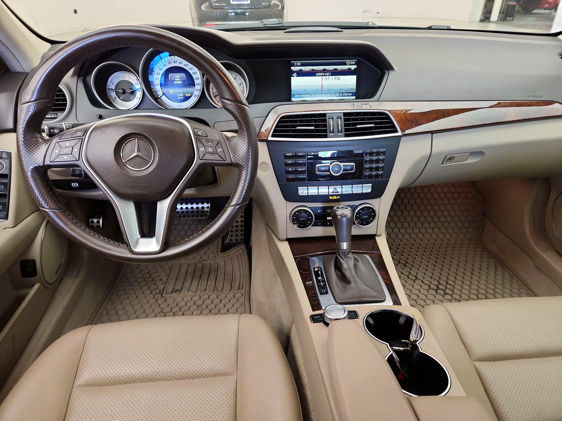 Thumbnail: 2014 Mercedes-Benz C-Class - 9