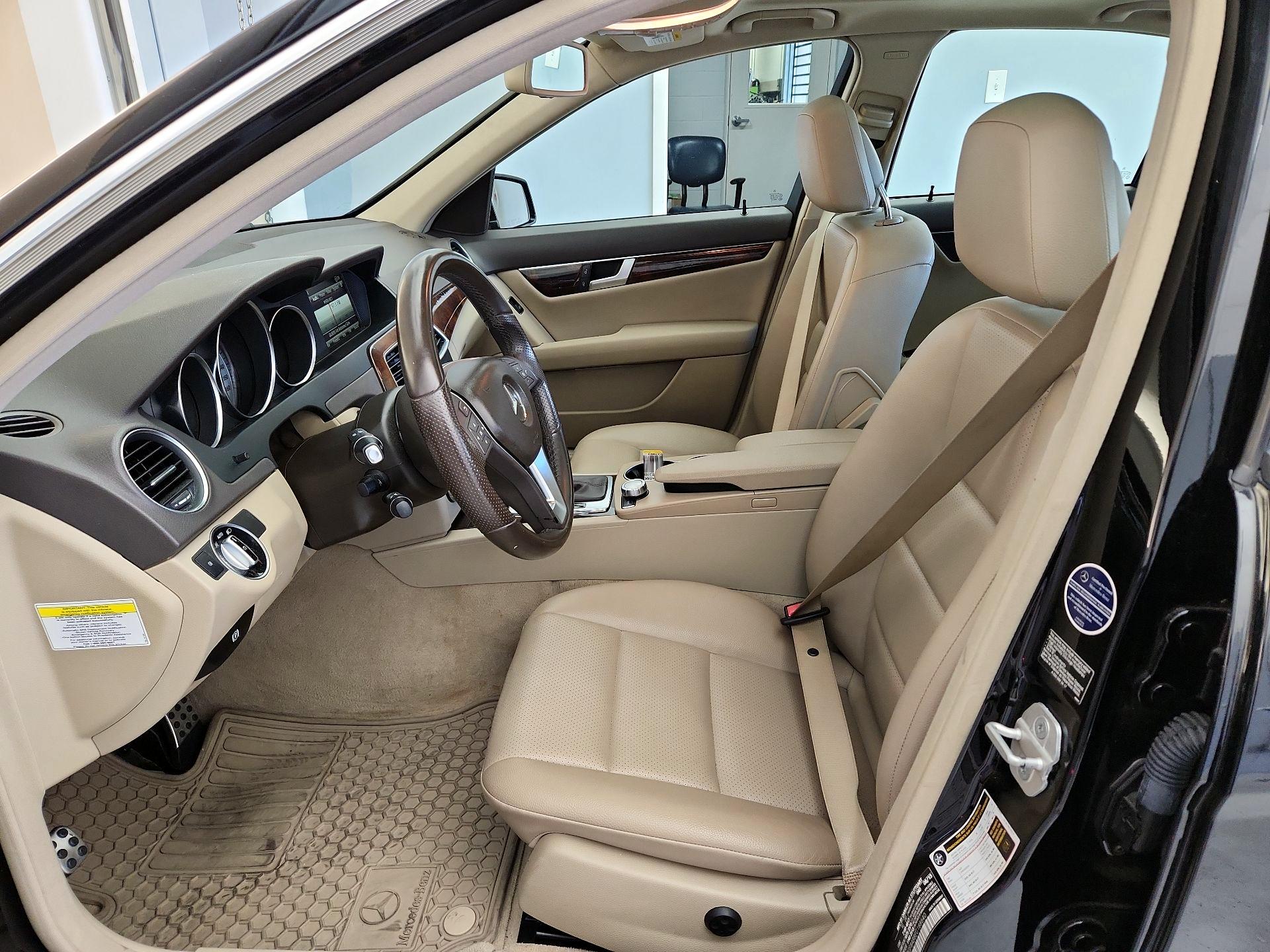 Thumbnail: 2014 Mercedes-Benz C-Class - 11