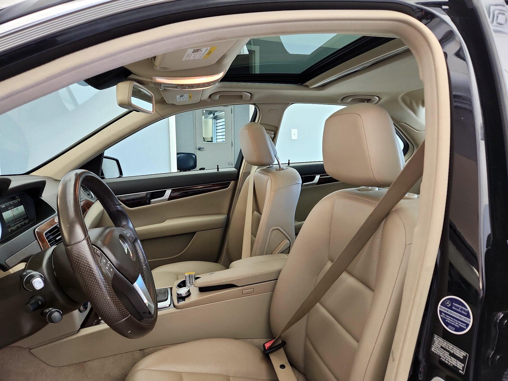 Thumbnail: 2014 Mercedes-Benz C-Class - 19