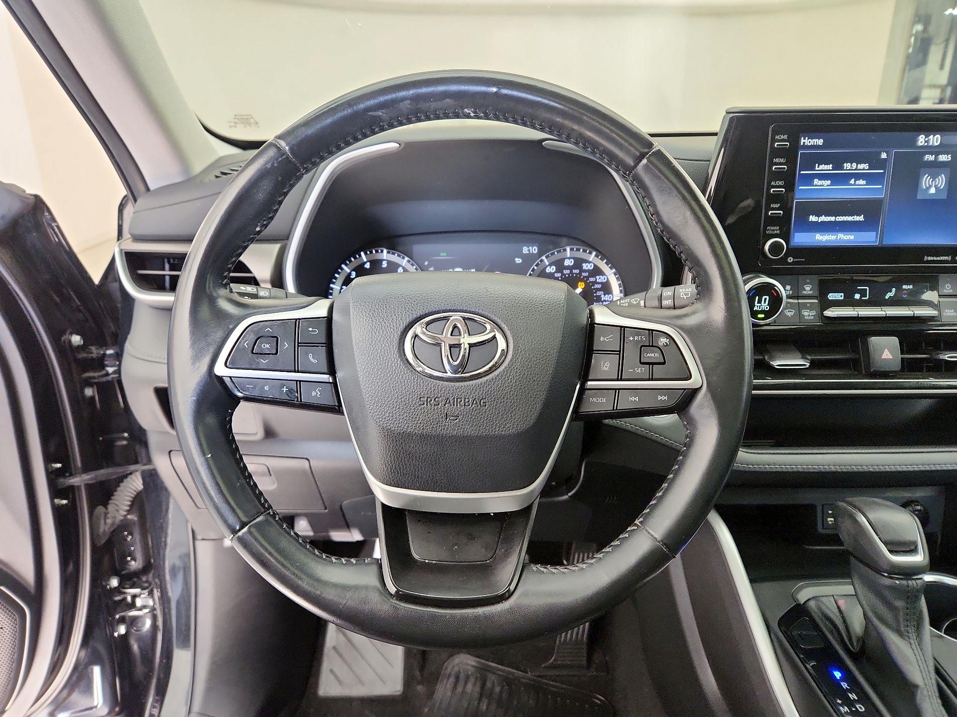 Thumbnail: 2022 Toyota Highlander - 10