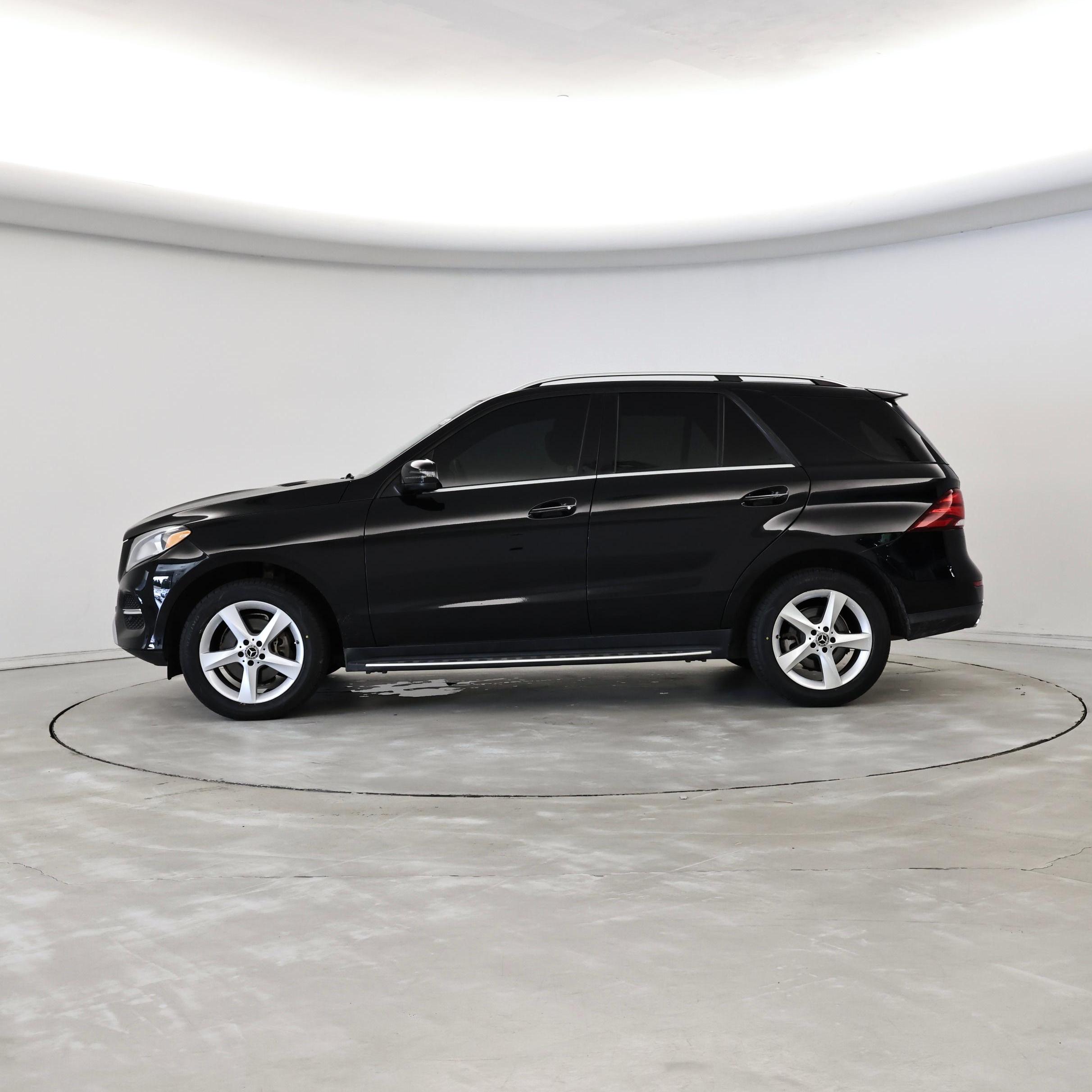 Thumbnail: 2017 Mercedes-Benz GLE - 3