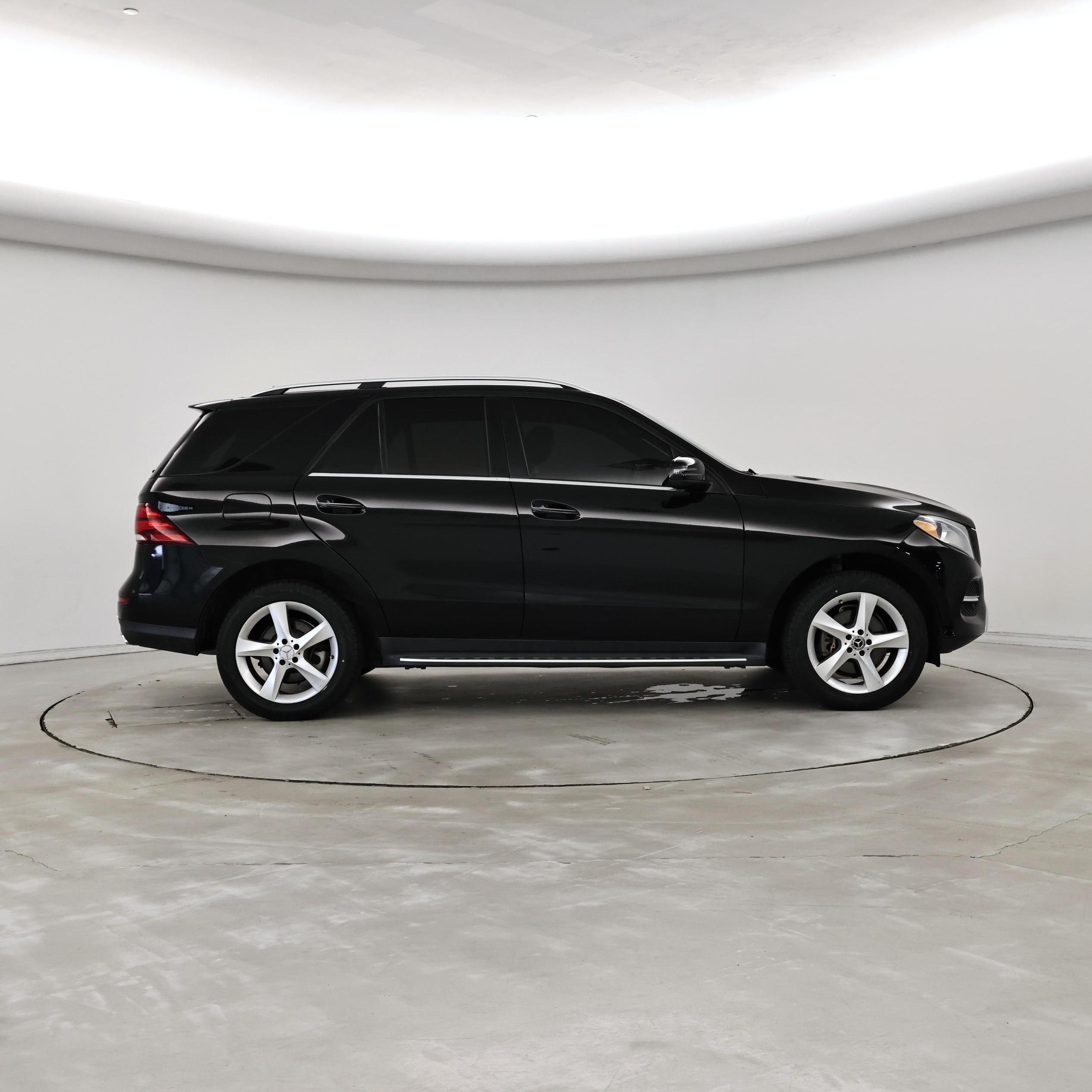 Thumbnail: 2017 Mercedes-Benz GLE - 7