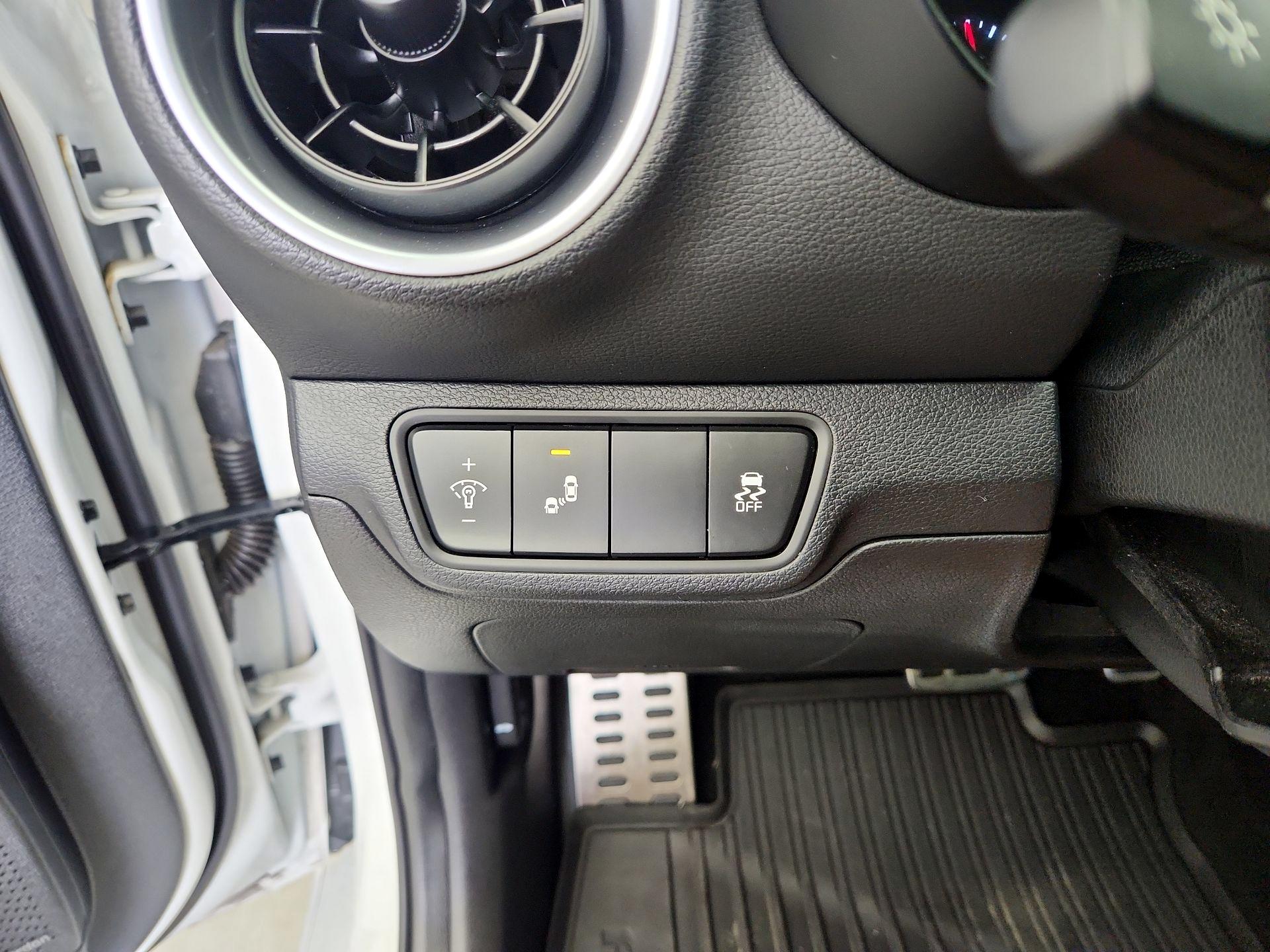 Thumbnail: 2024 Kia Forte - 13