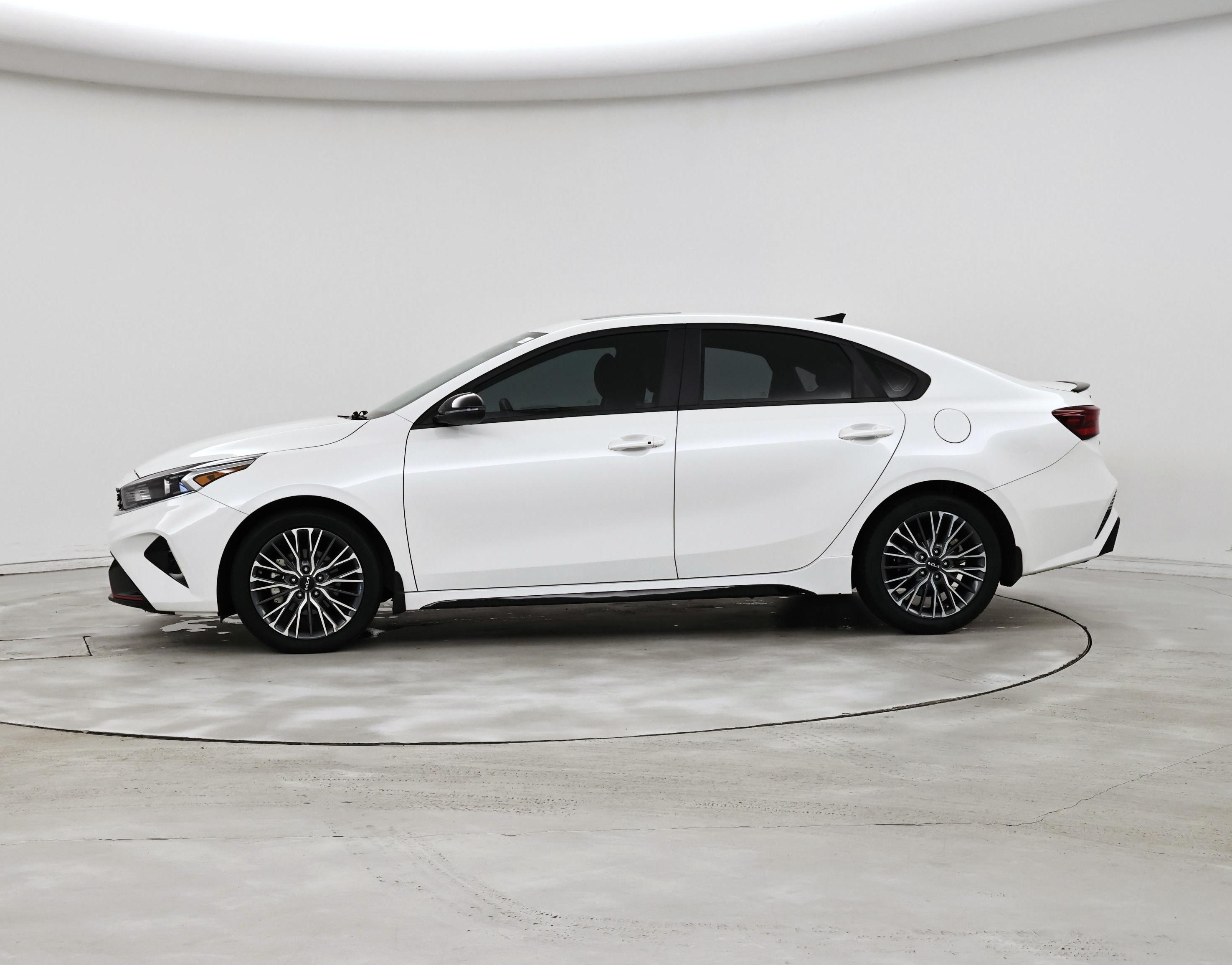 Thumbnail: 2024 Kia Forte - 3