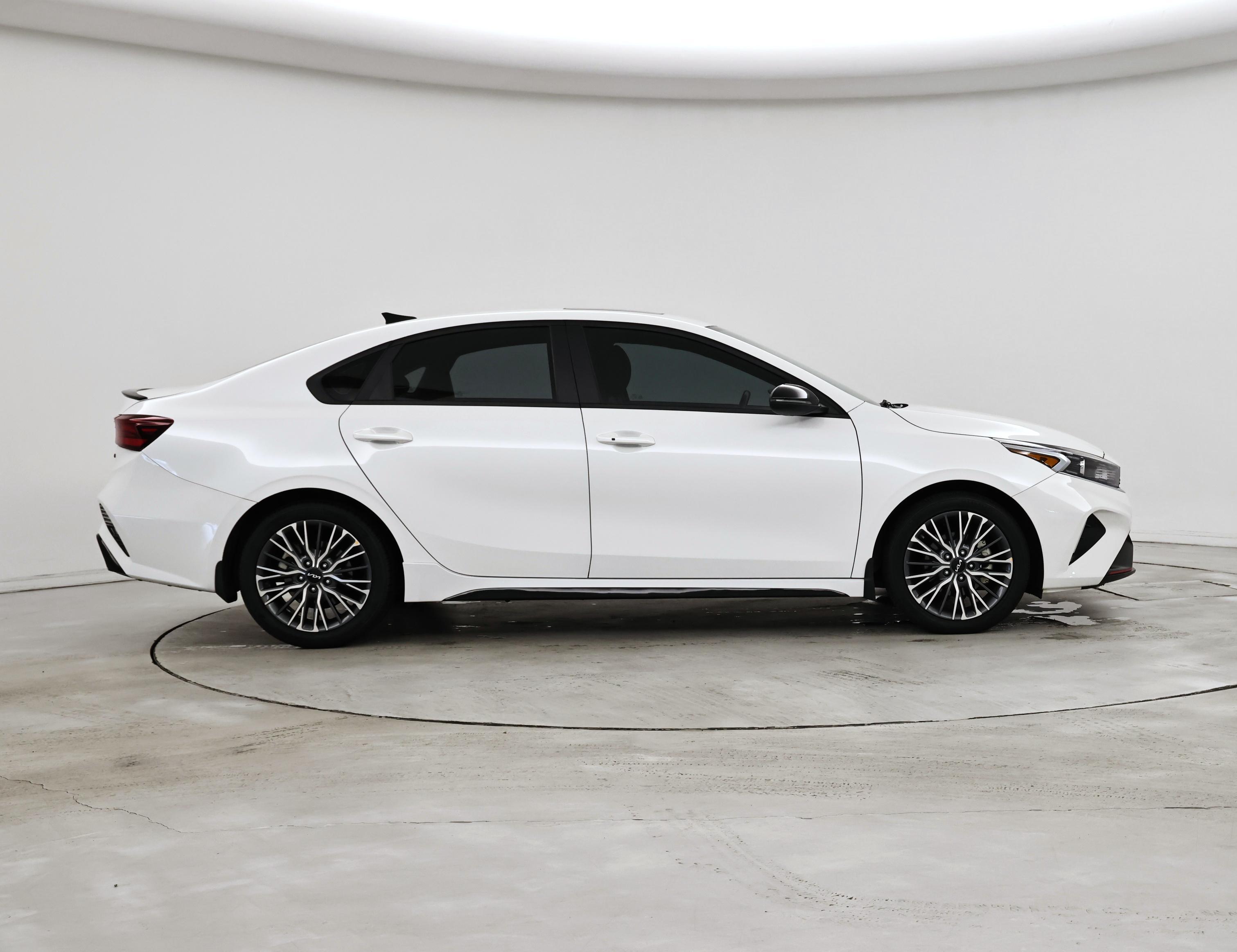 Thumbnail: 2024 Kia Forte - 7